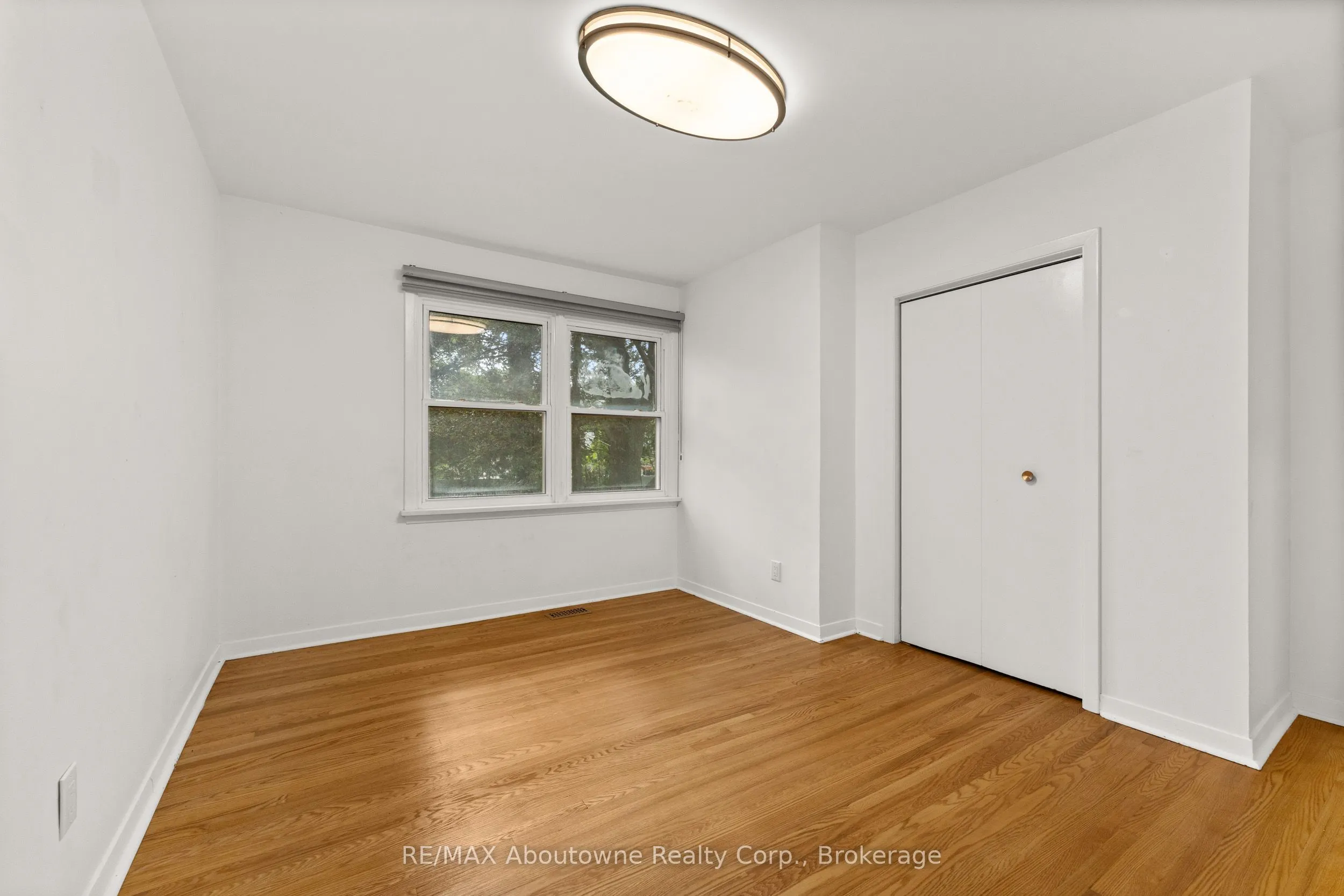 24 Valloncliffe Road