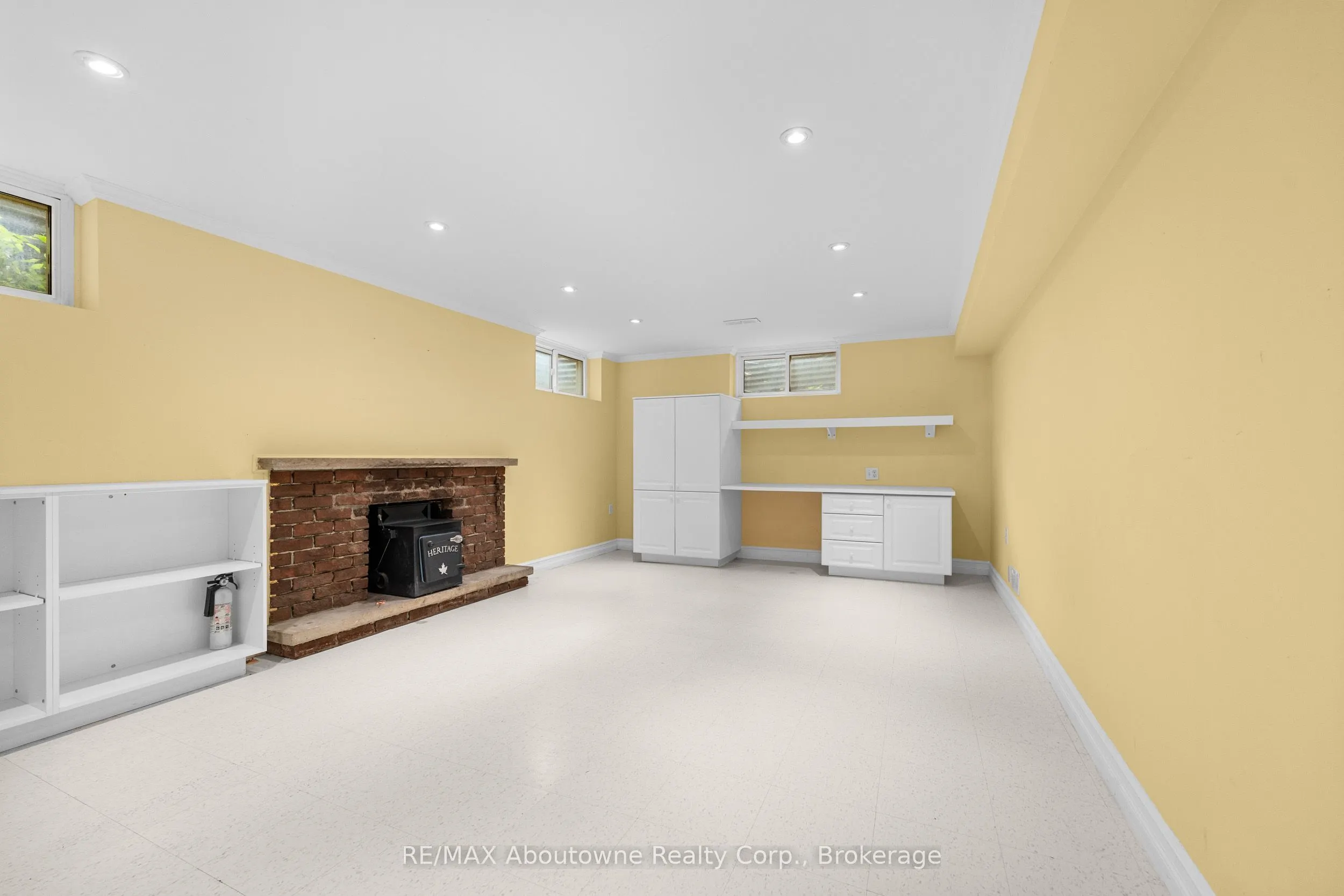 24 Valloncliffe Road