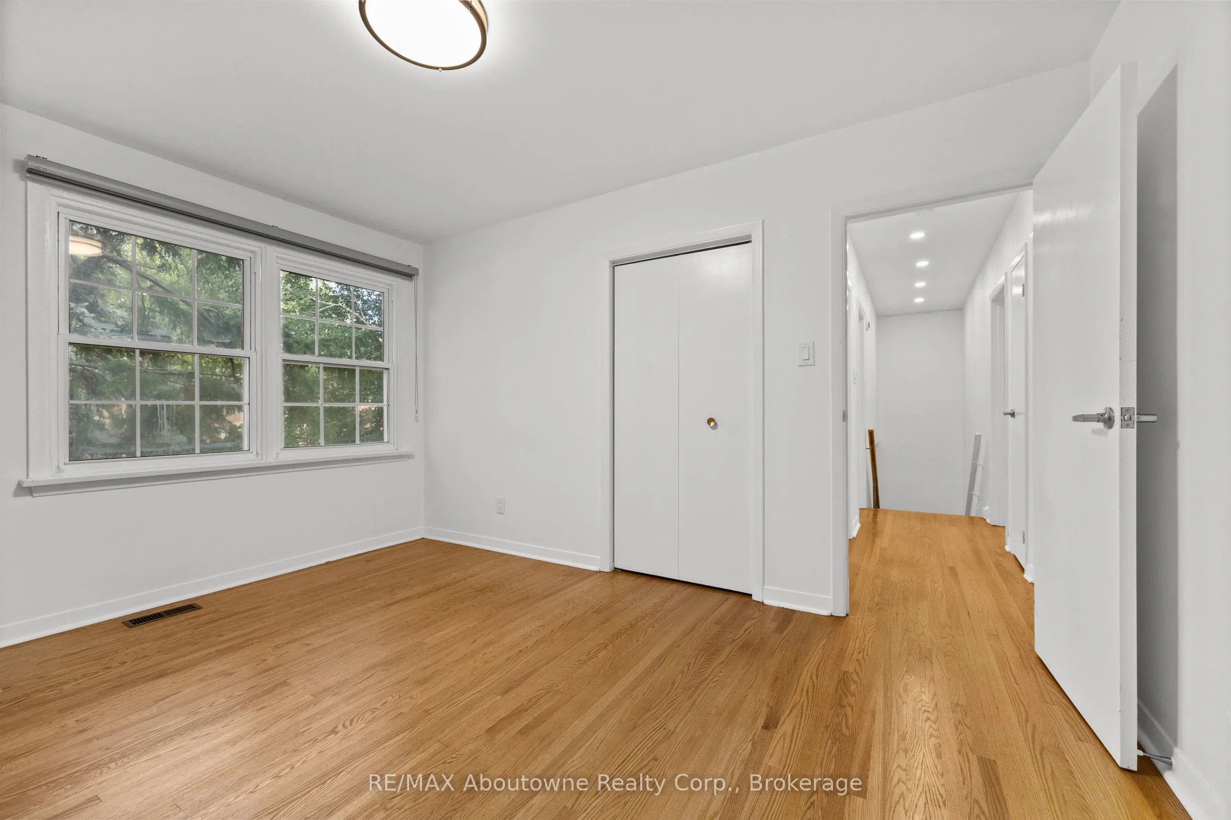 24 Valloncliffe Road