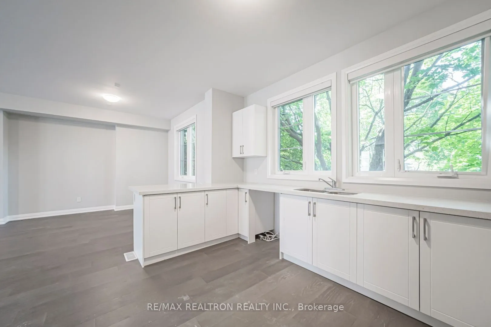 260 Eagle Street #22