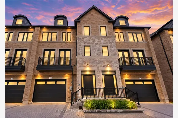 260 Eagle Street #22