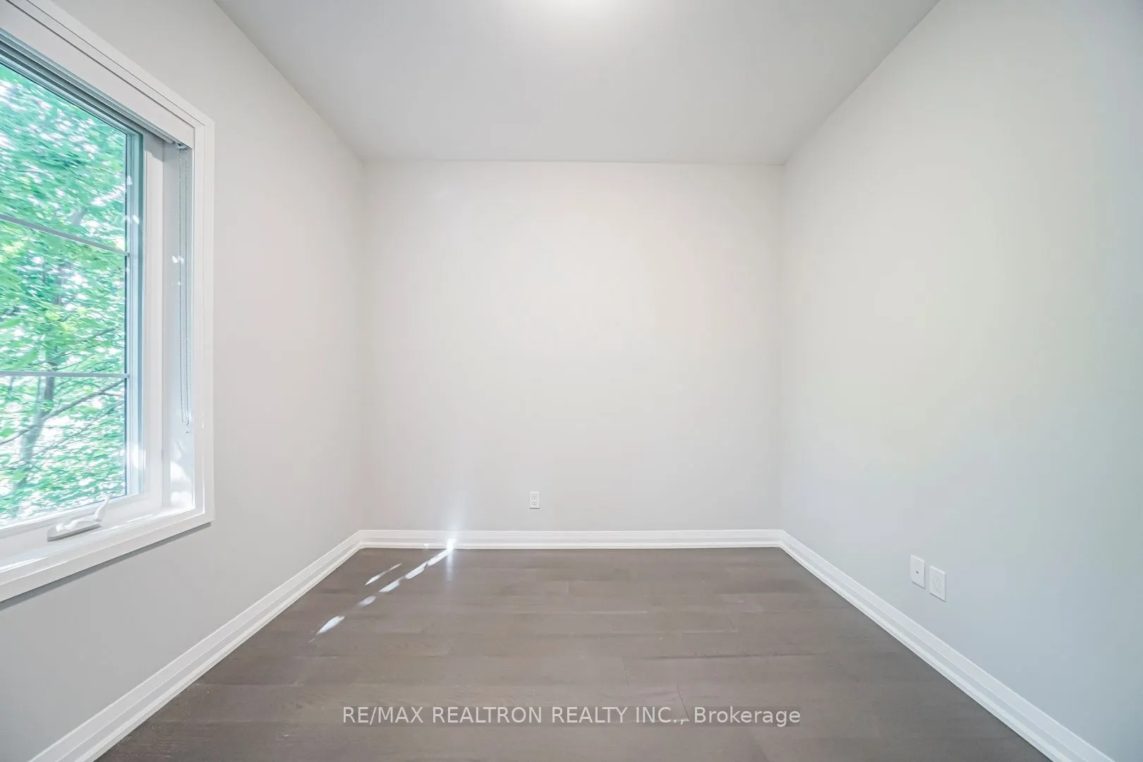 260 Eagle Street #22