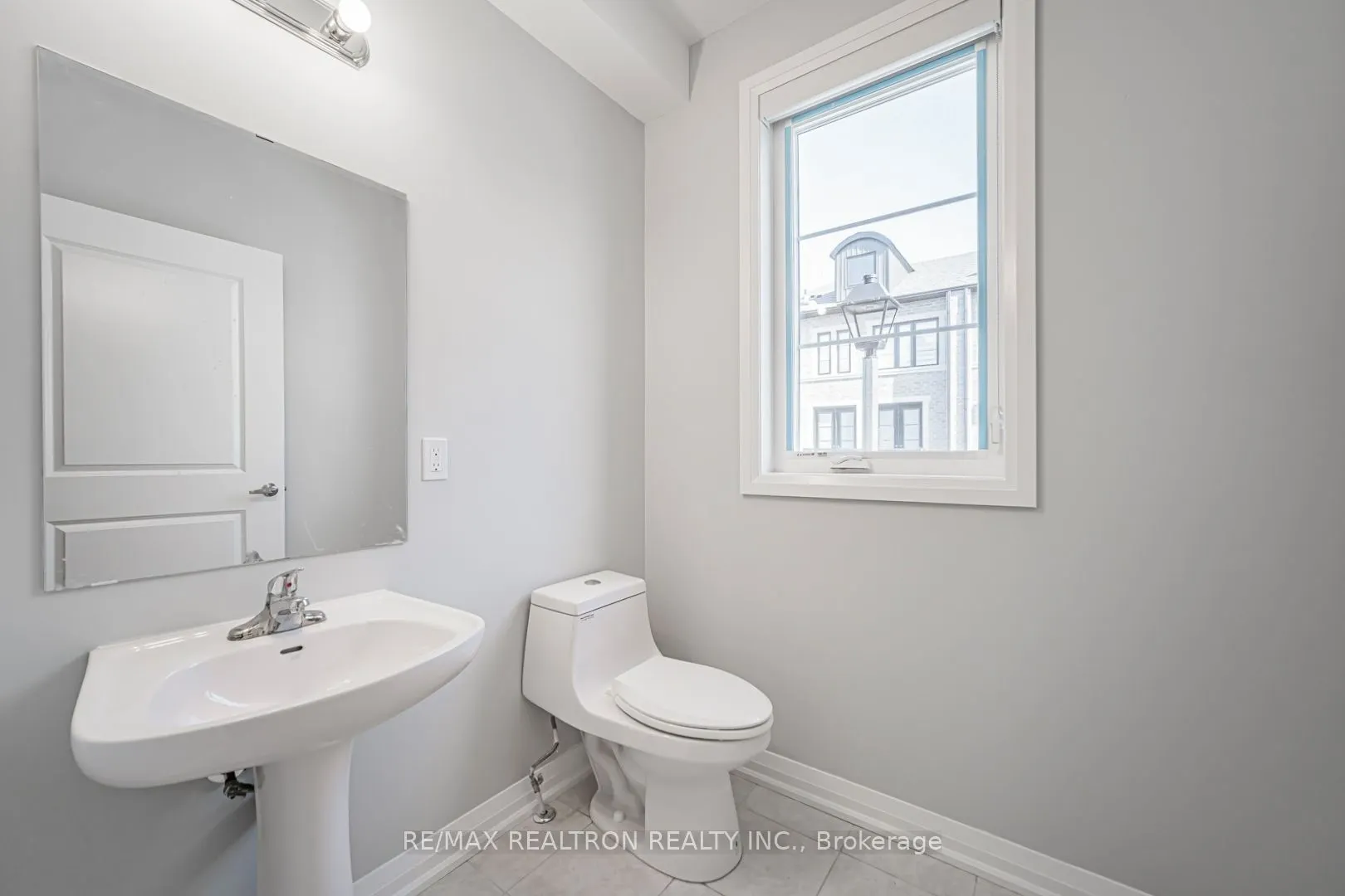 260 Eagle Street #22