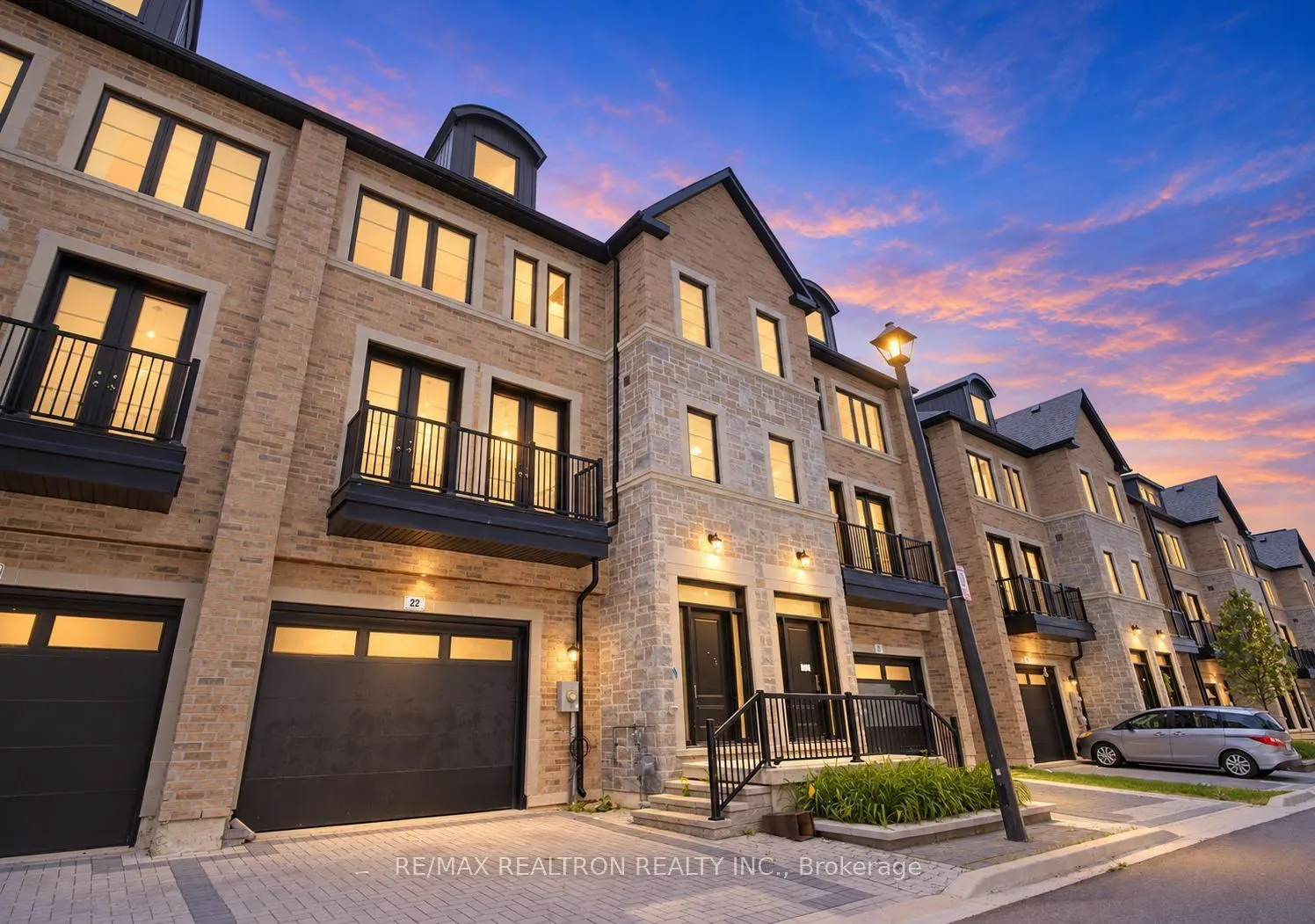 260 Eagle Street #22