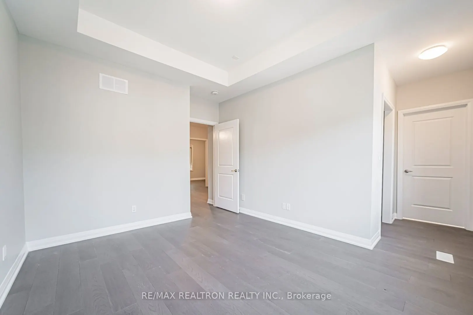 260 Eagle Street #22