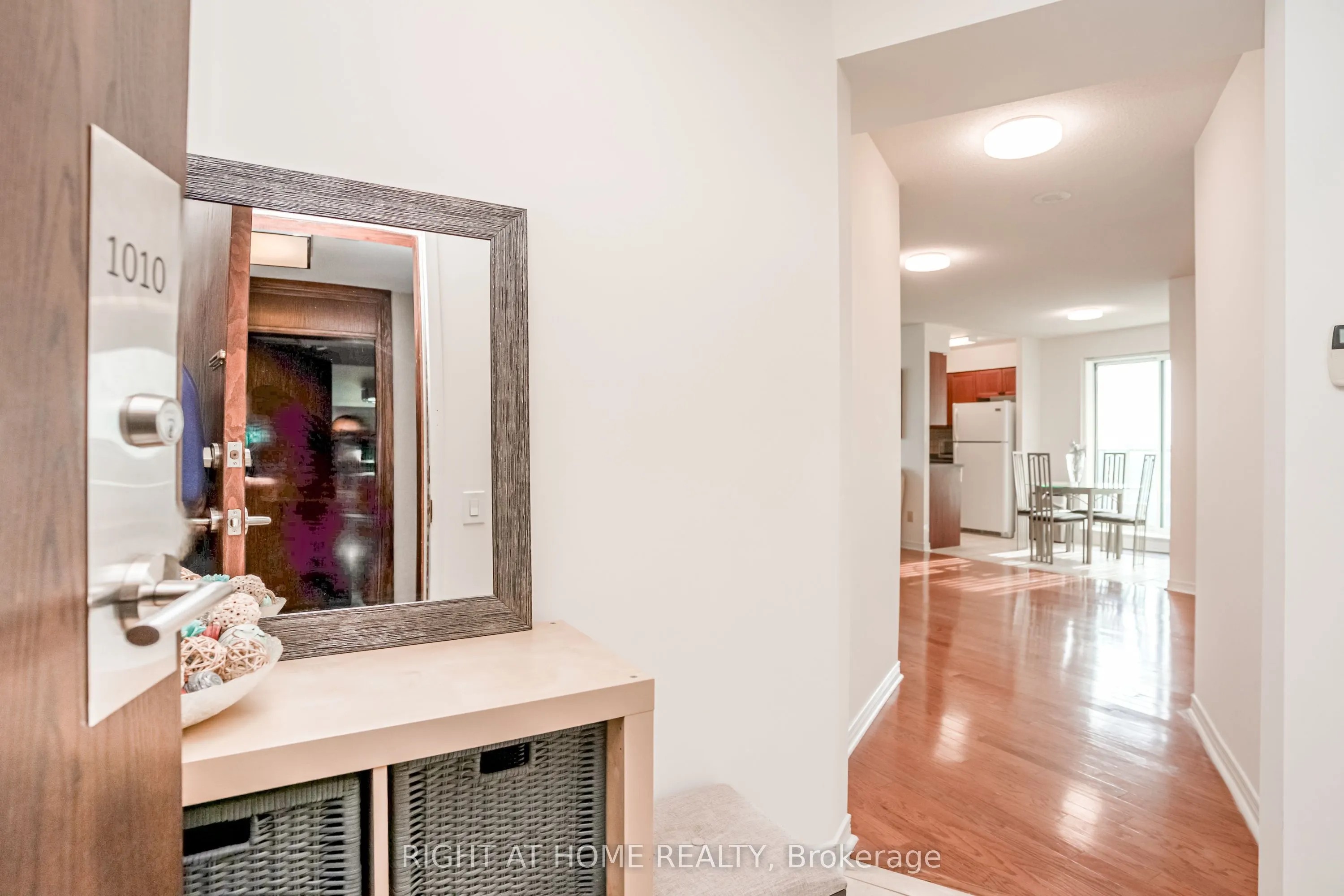 23 Oneida Crescent #1010