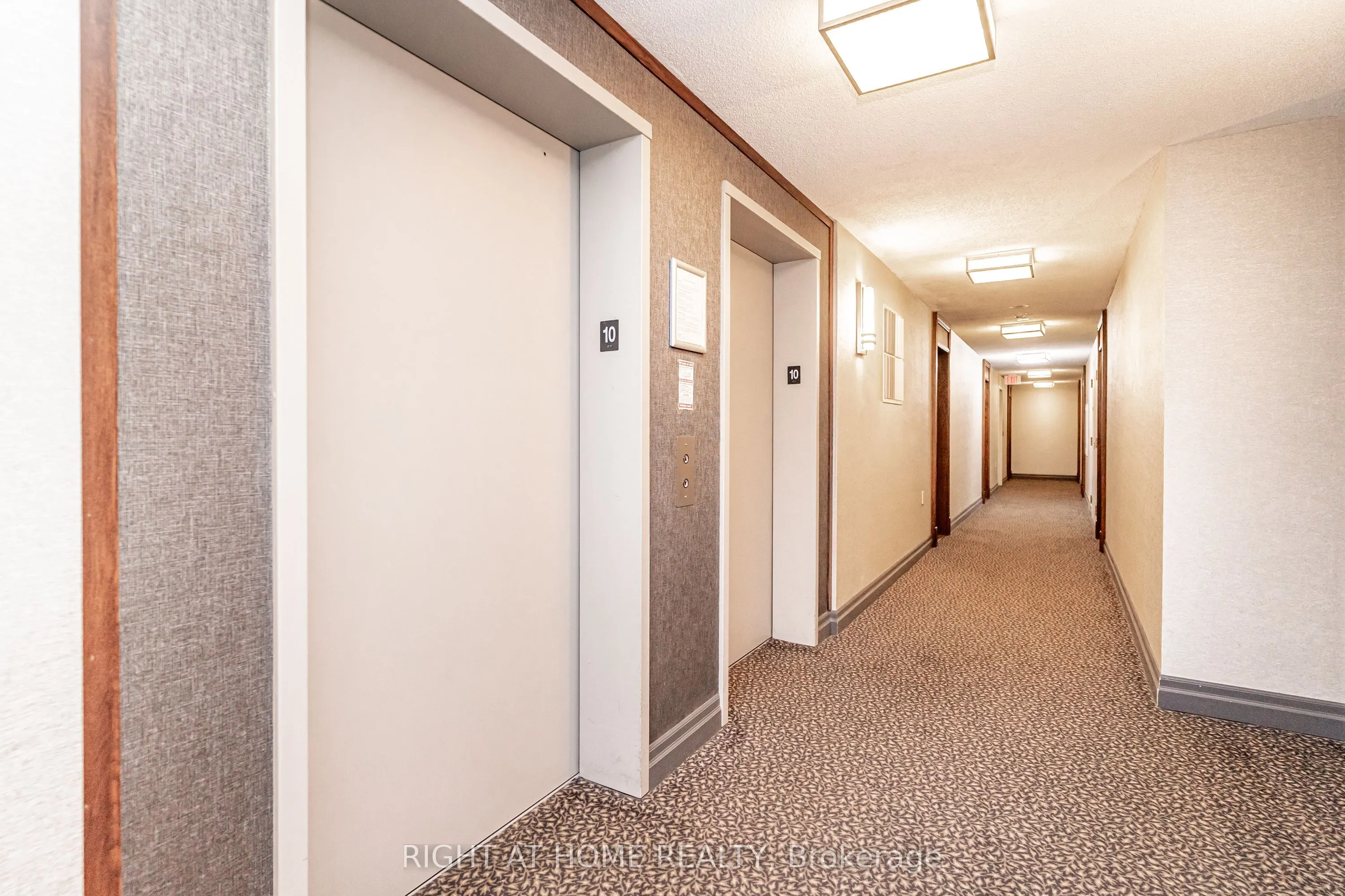 23 Oneida Crescent #1010