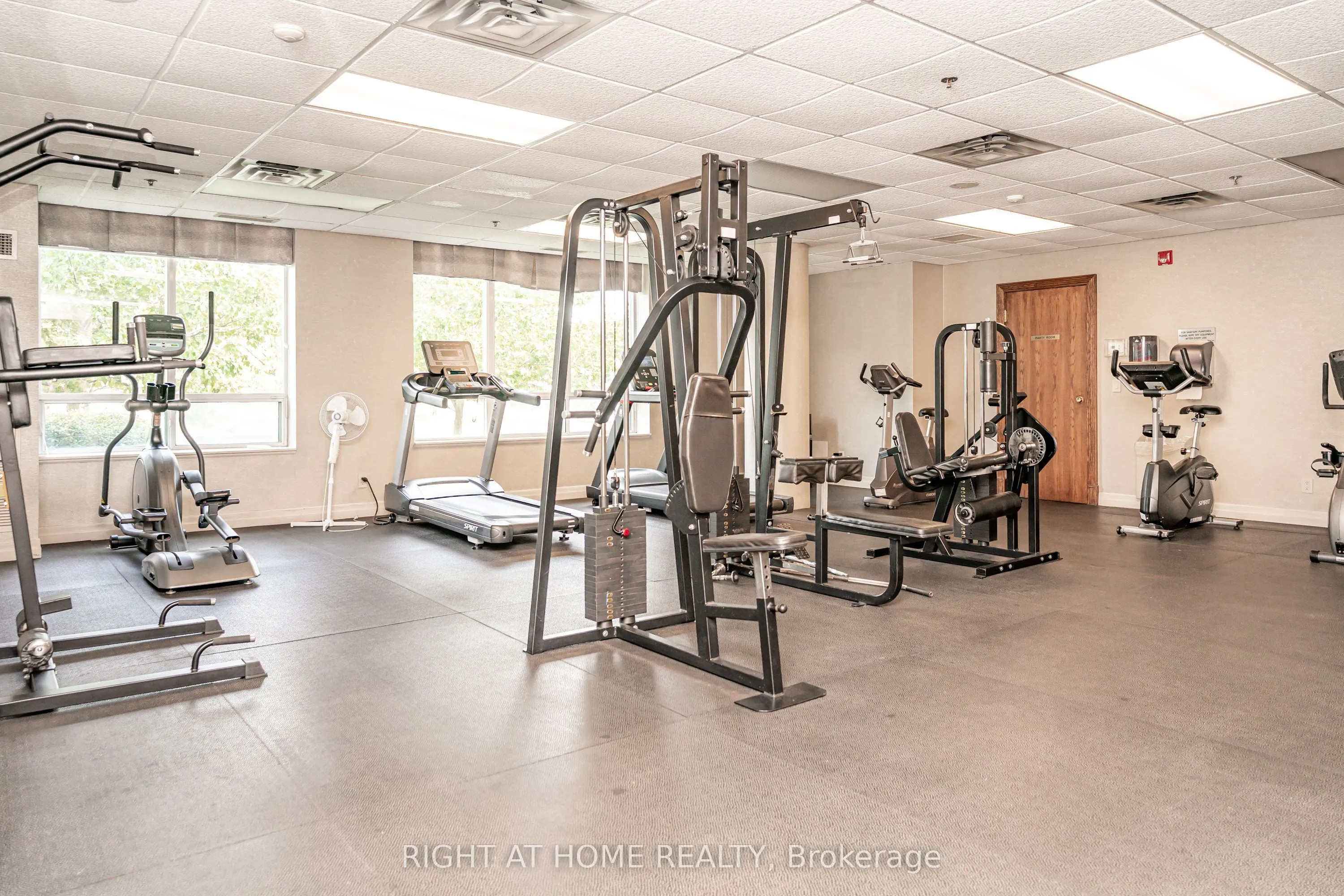 23 Oneida Crescent #1010