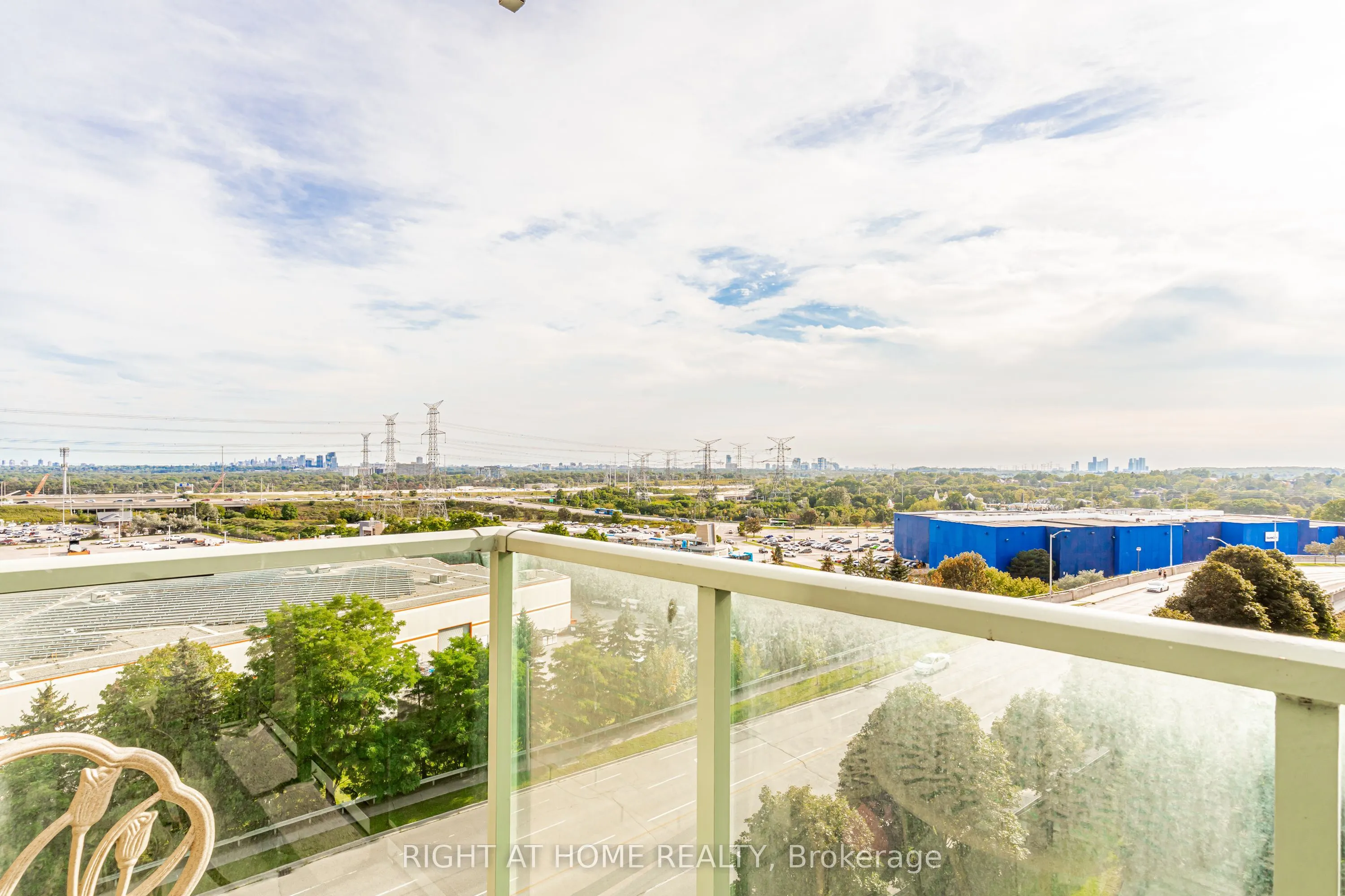 23 Oneida Crescent #1010