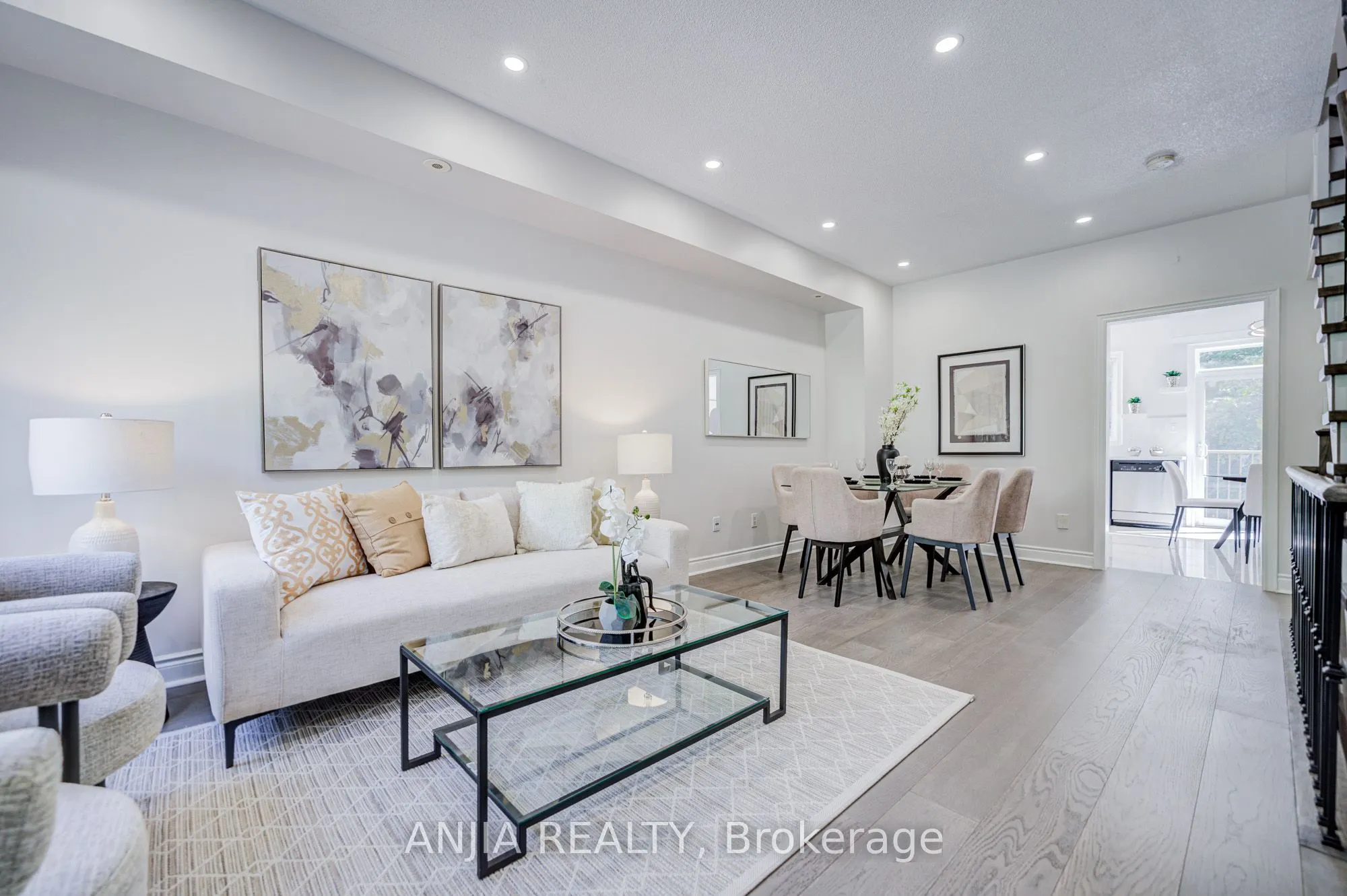 25 Galleria Parkway #23