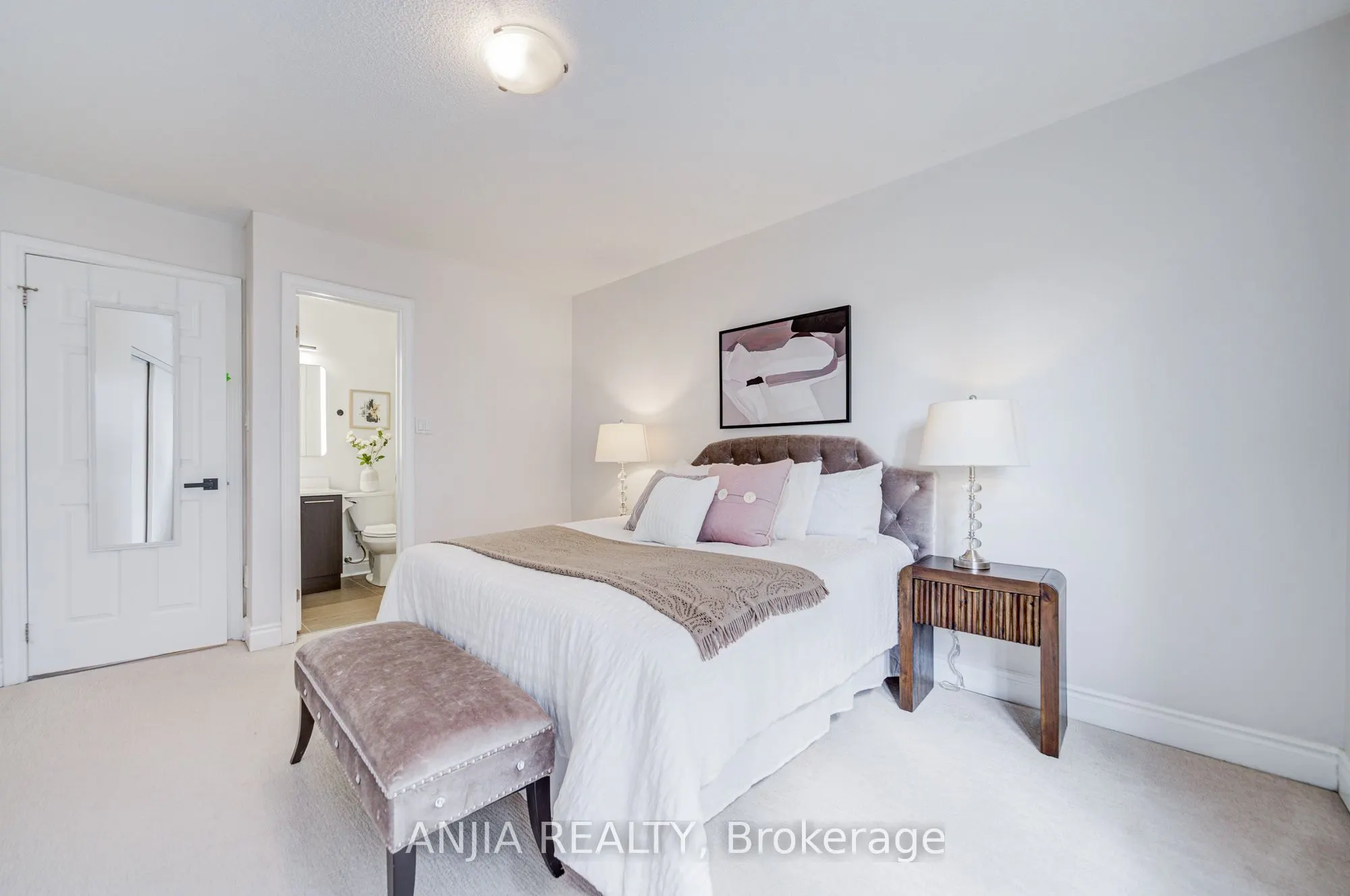 25 Galleria Parkway #23