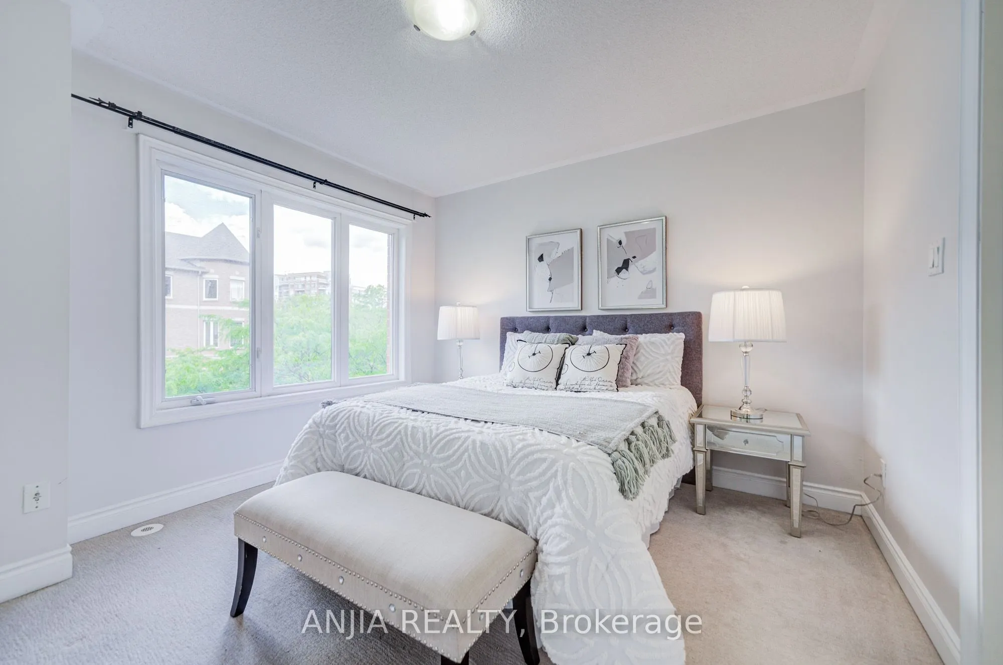 25 Galleria Parkway #23