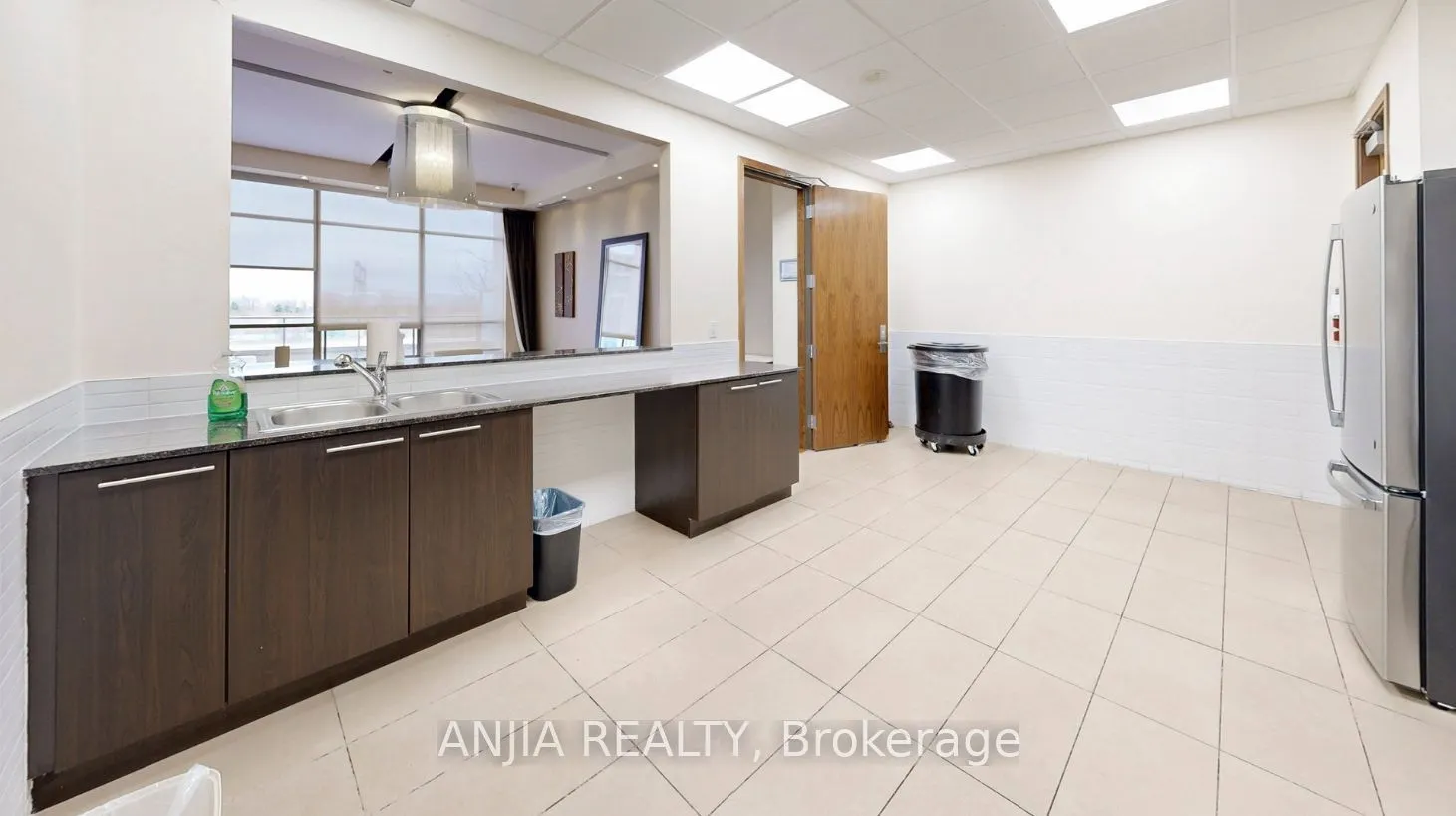 25 Galleria Parkway #23