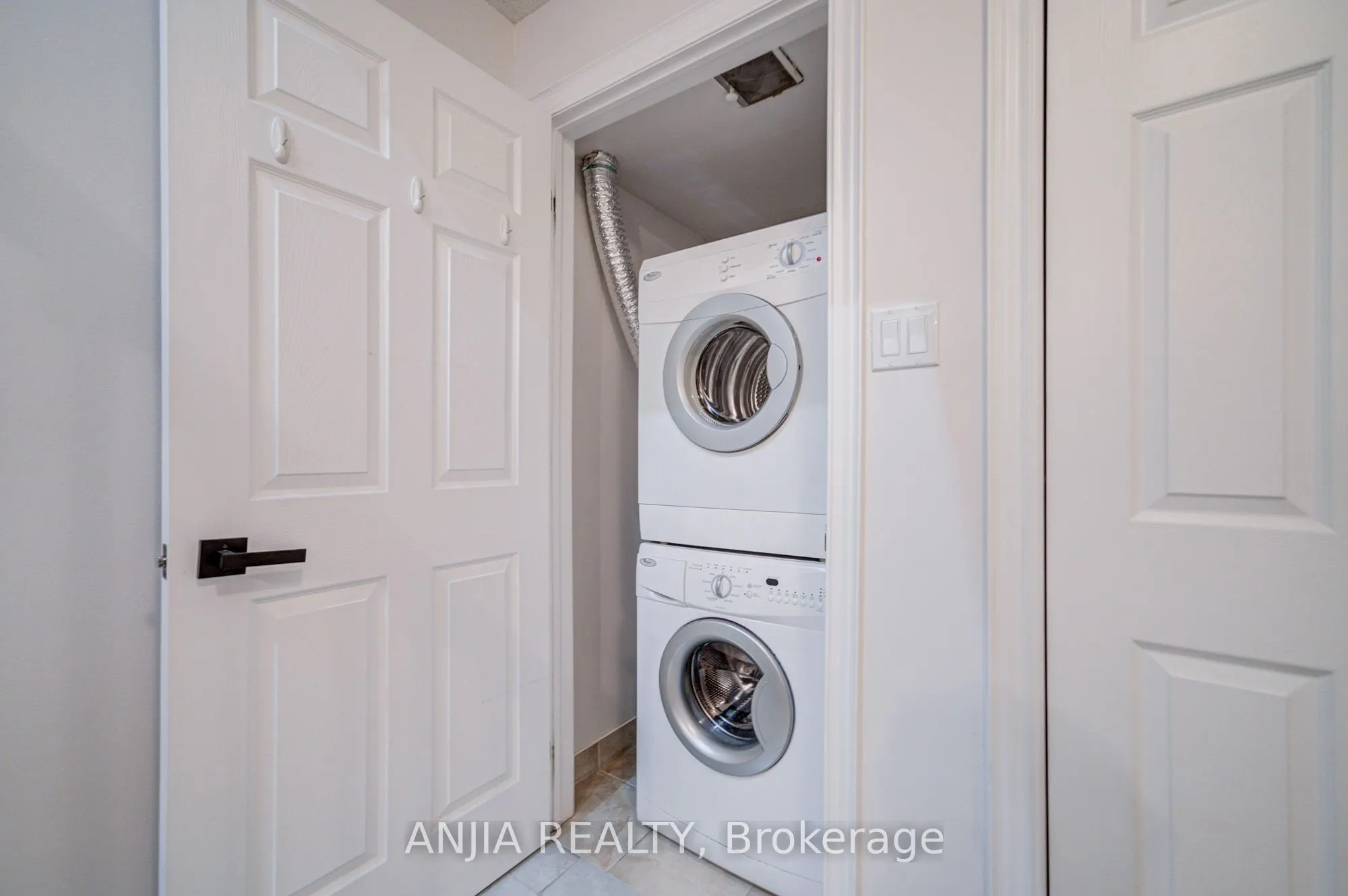 25 Galleria Parkway #23