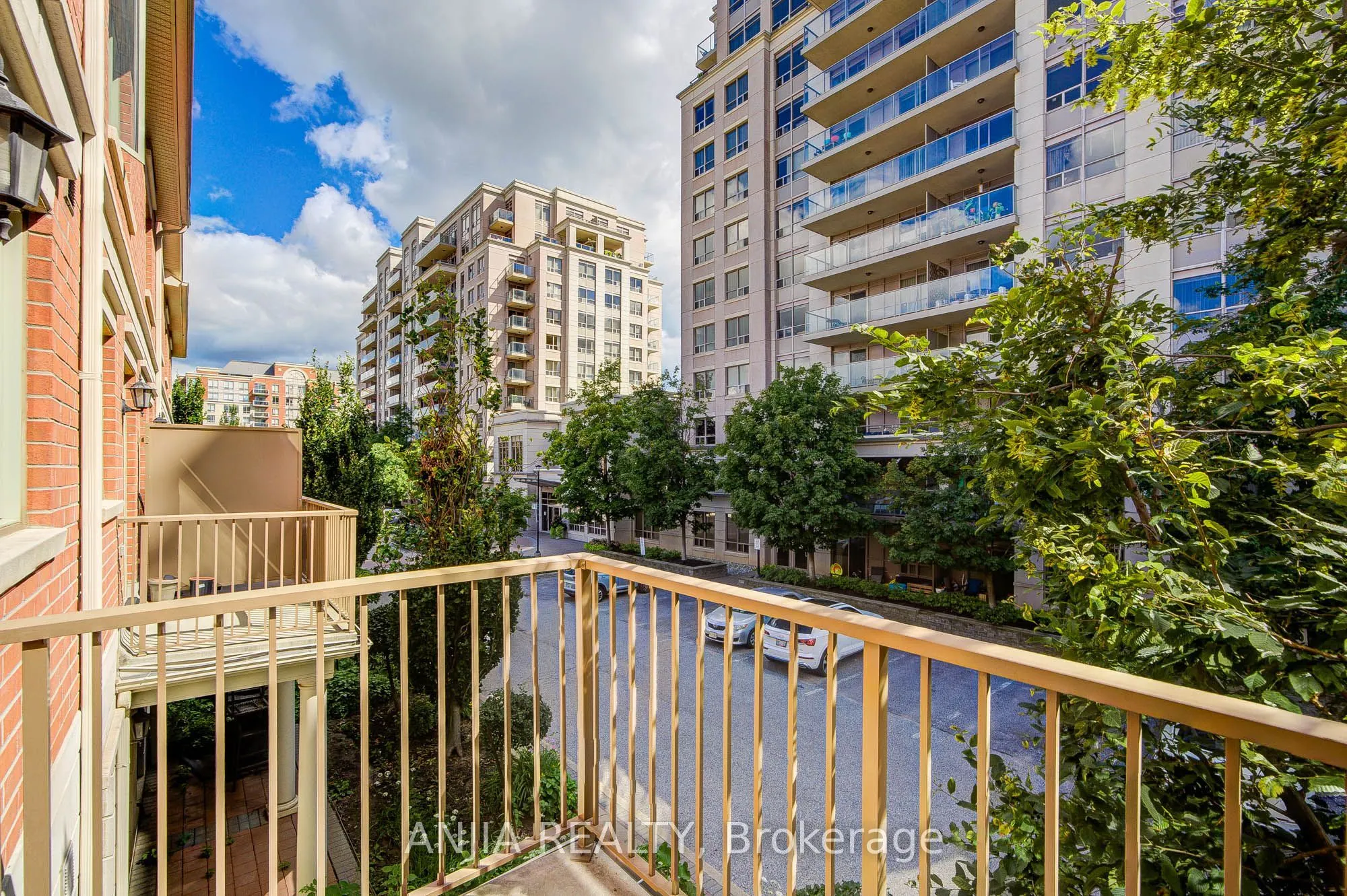 25 Galleria Parkway #23