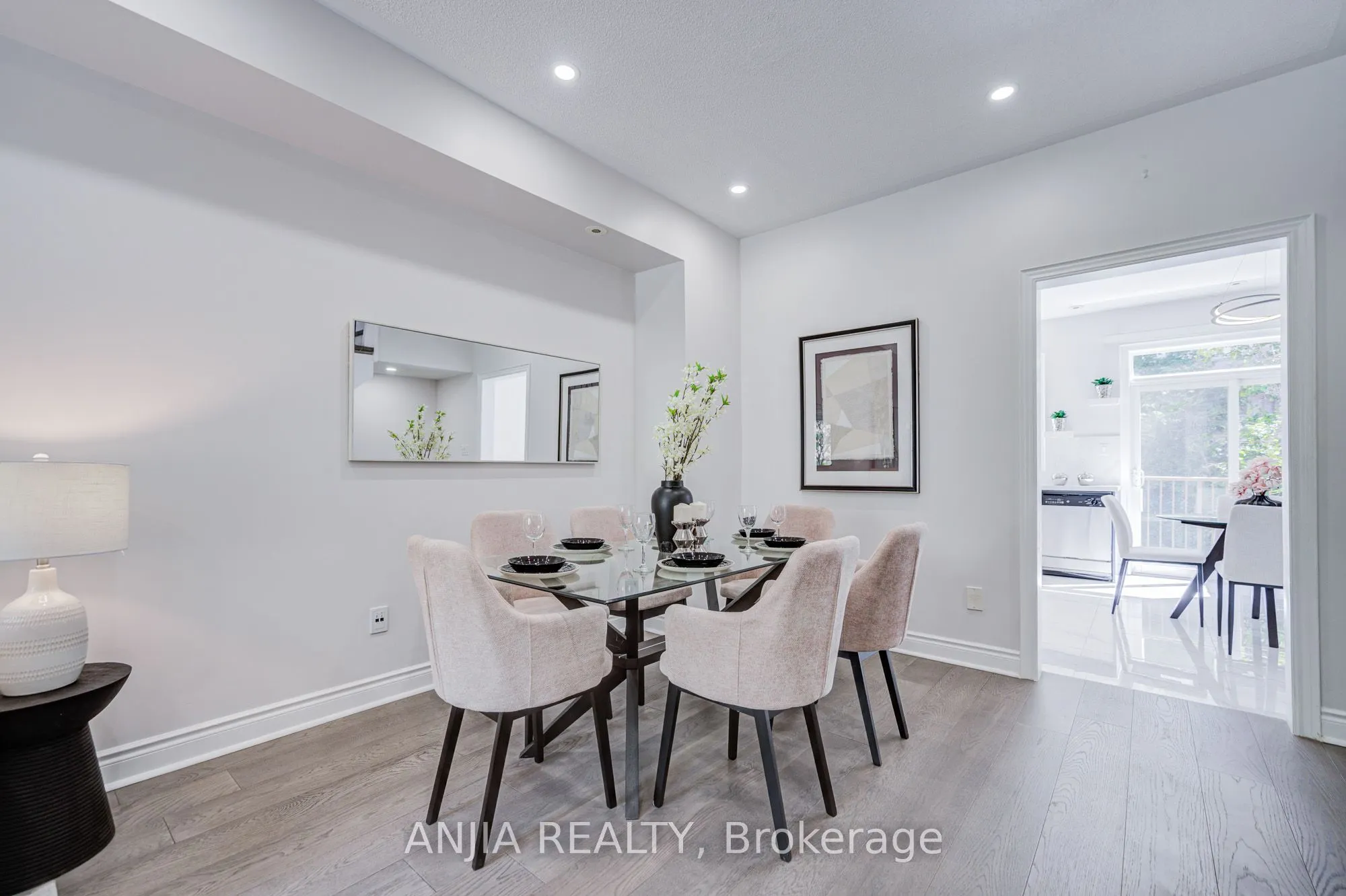 25 Galleria Parkway #23