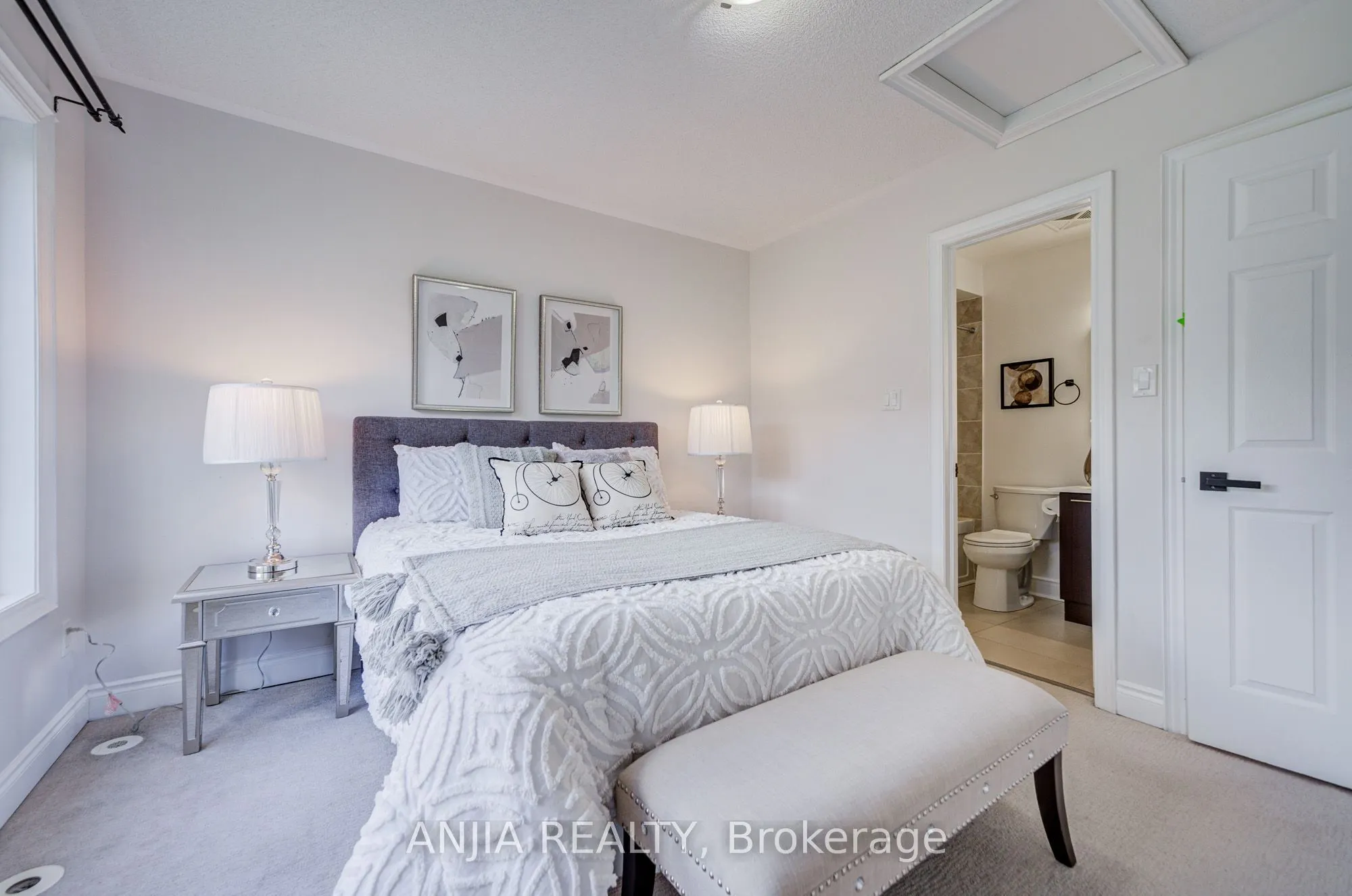25 Galleria Parkway #23
