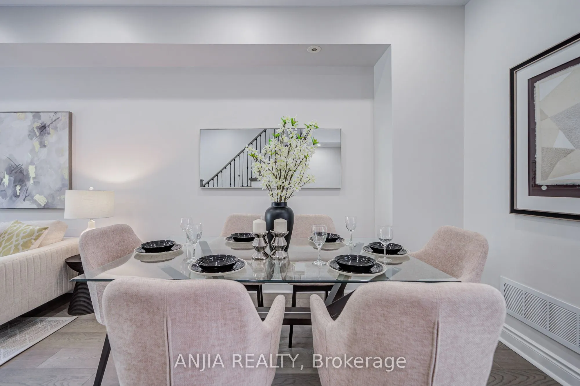 25 Galleria Parkway #23