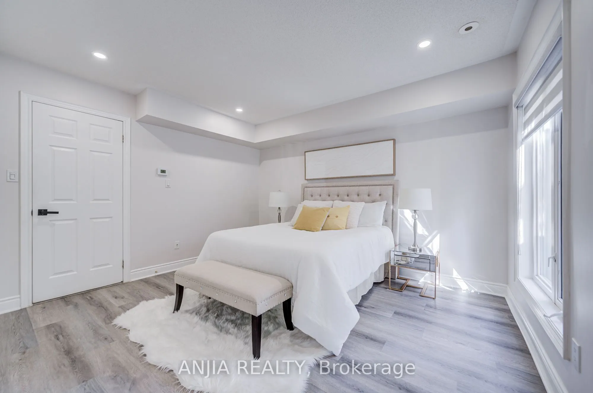 25 Galleria Parkway #23