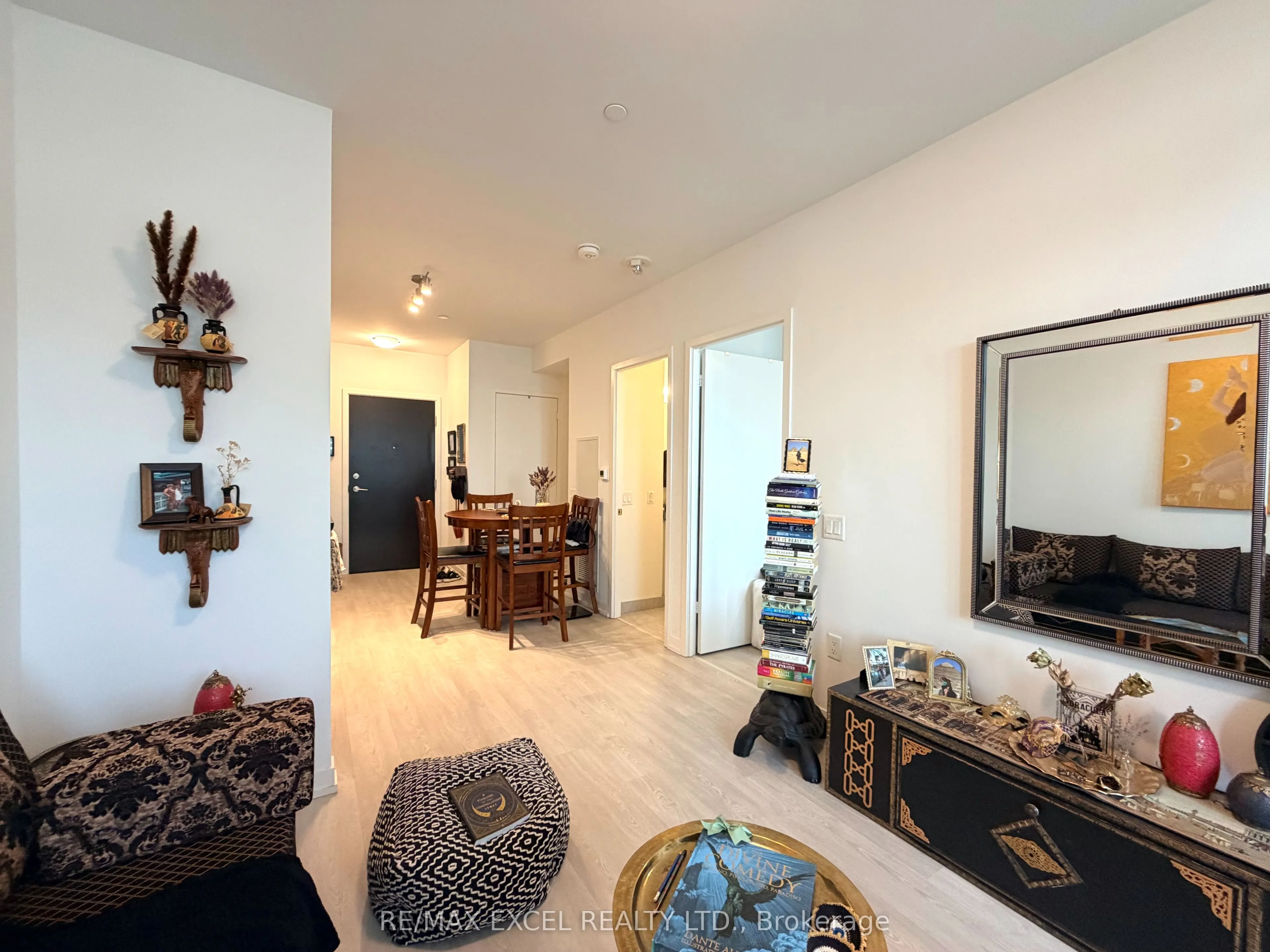 8868 Yonge Street #809E
