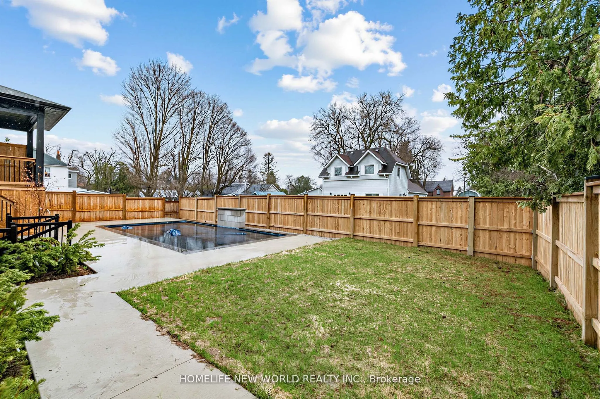225 Sunnybrae Avenue