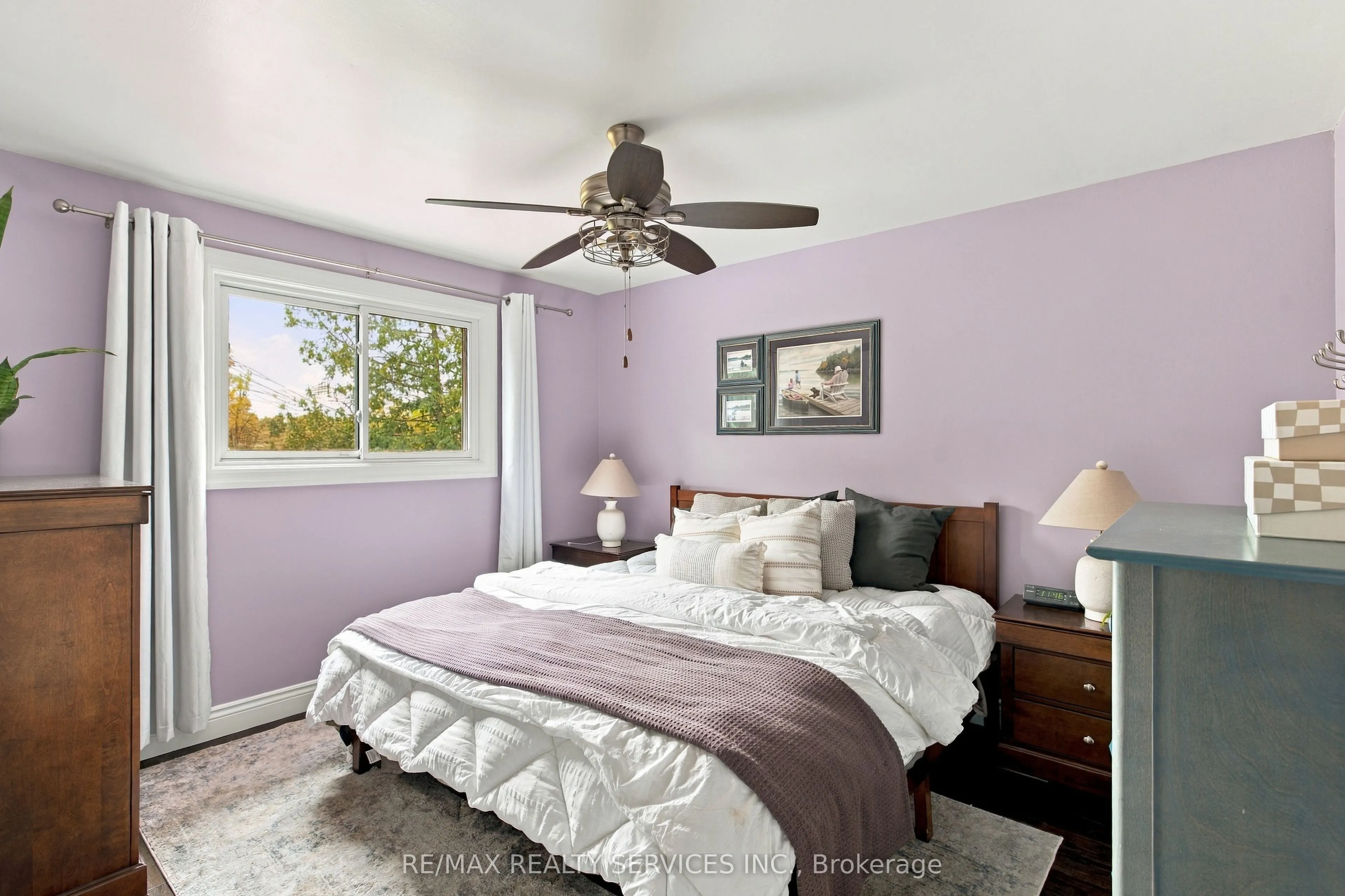 37 Maple Avenue W
