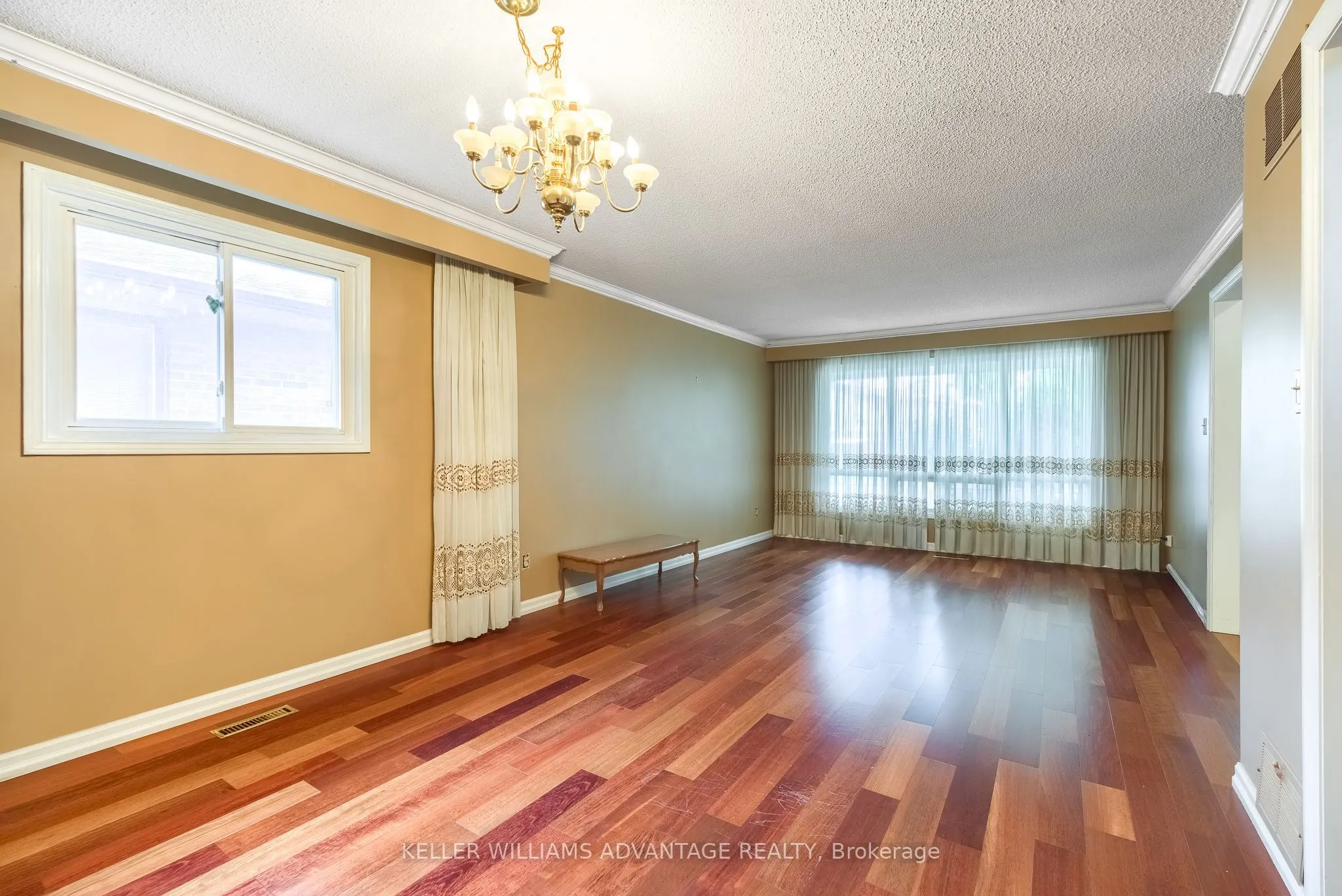 68 Fullerton Crescent