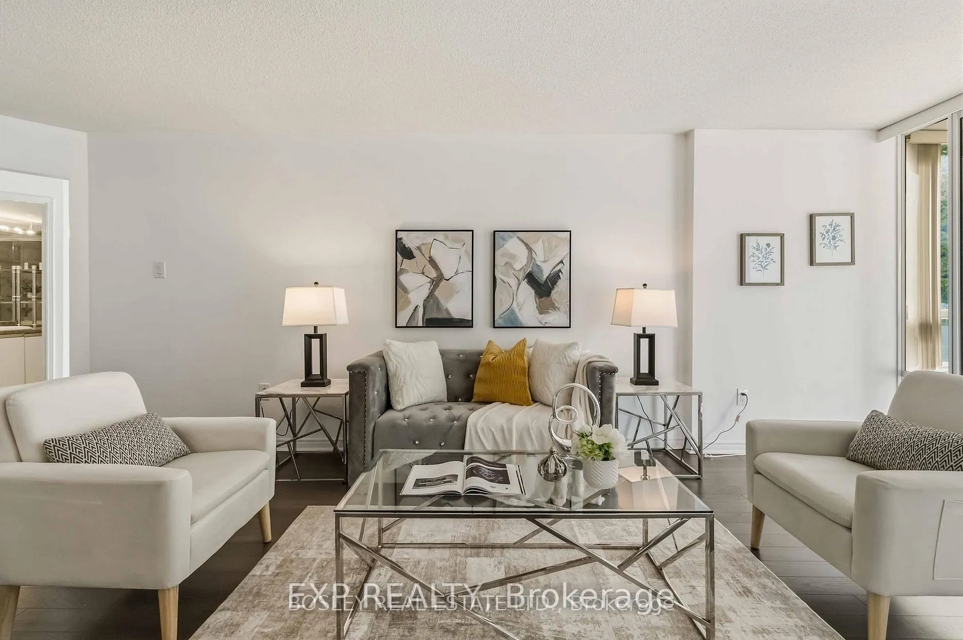 7250 Yonge Street #206
