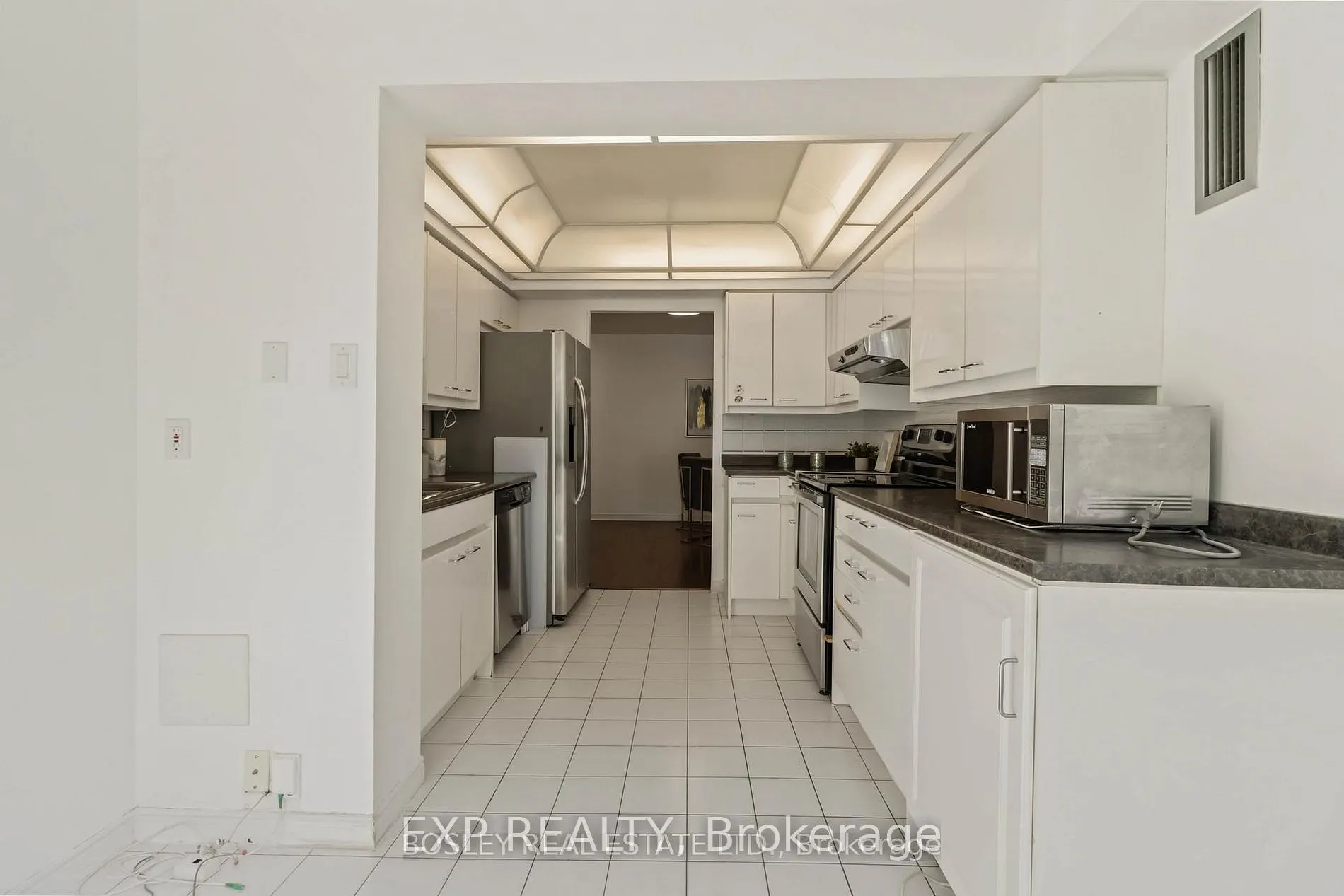 7250 Yonge Street #206