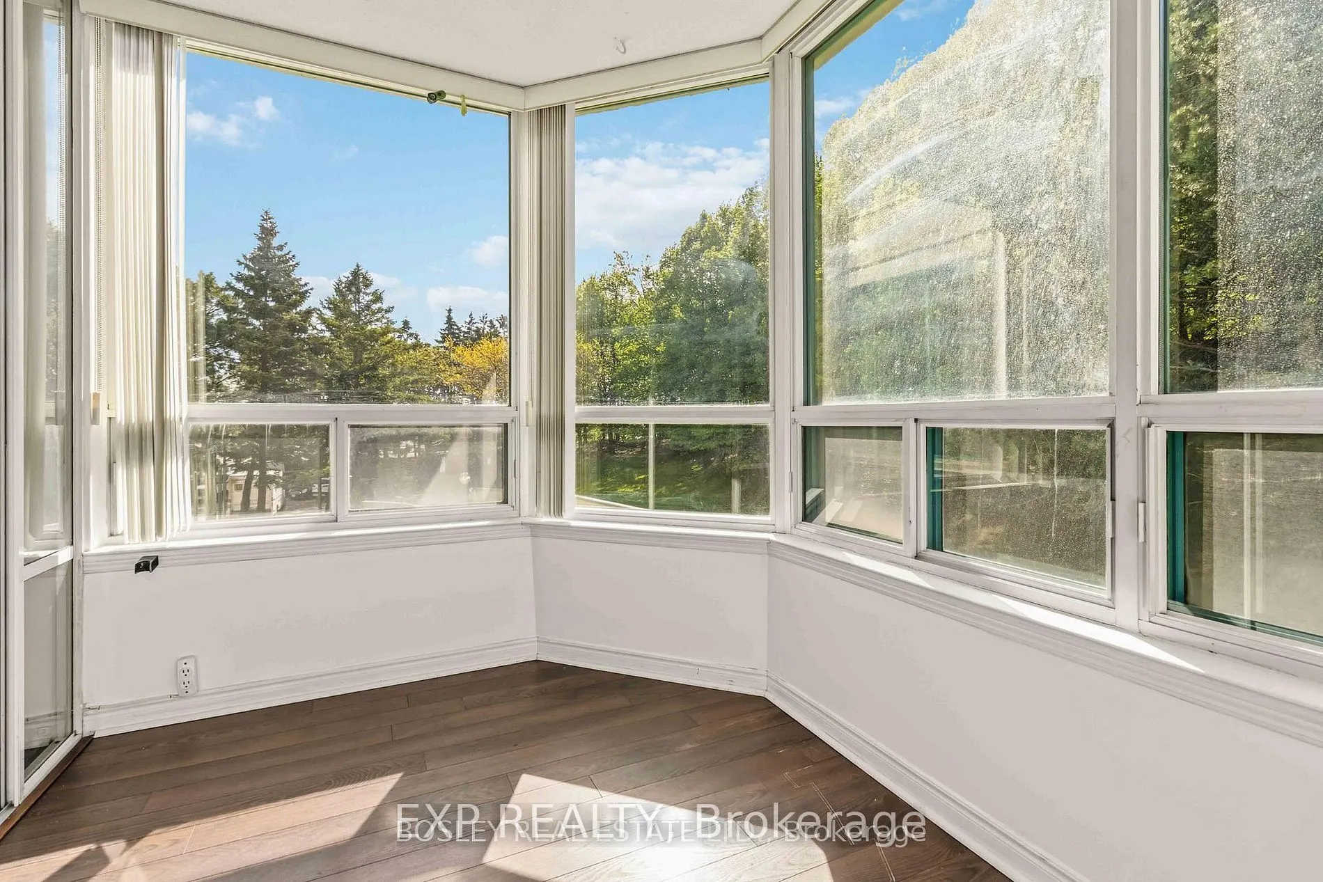 7250 Yonge Street #206