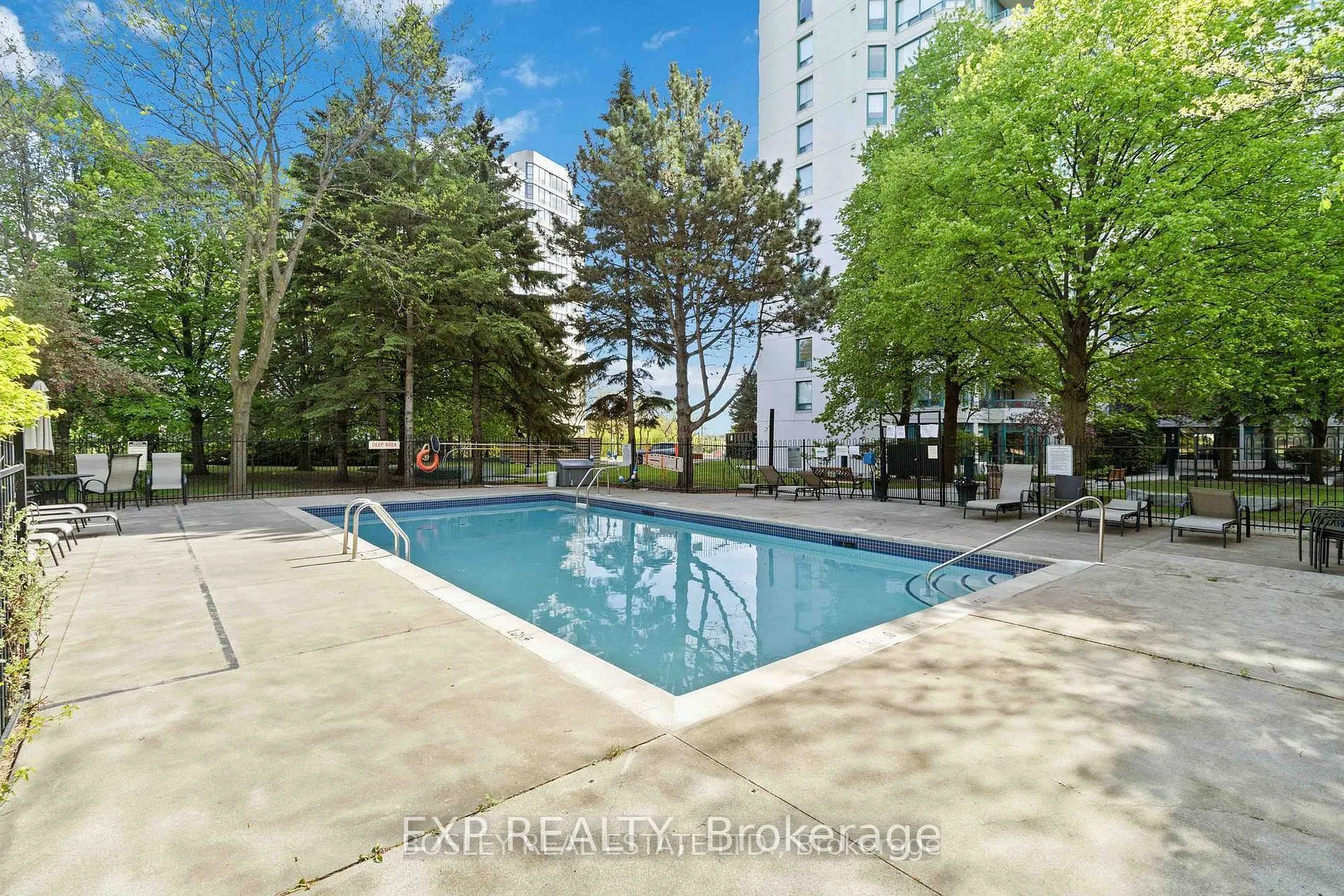 7250 Yonge Street #206