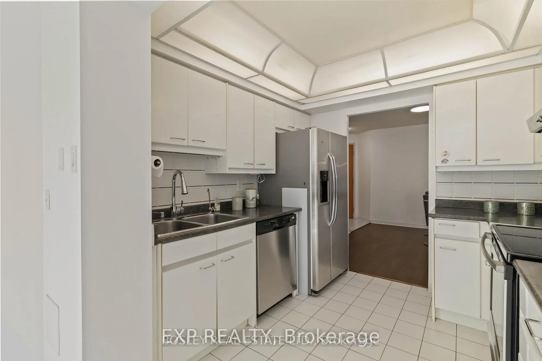 7250 Yonge Street #206