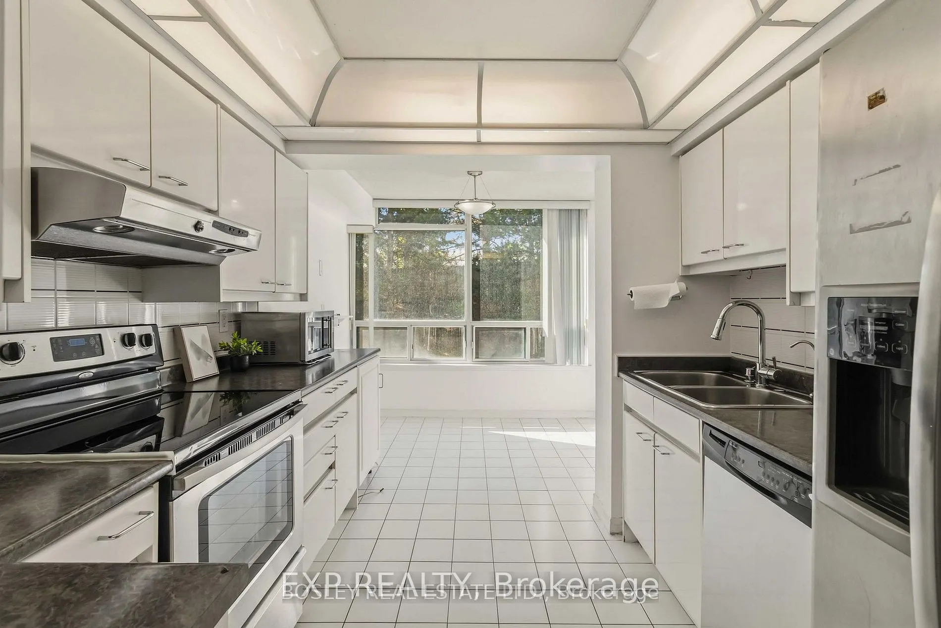 7250 Yonge Street #206
