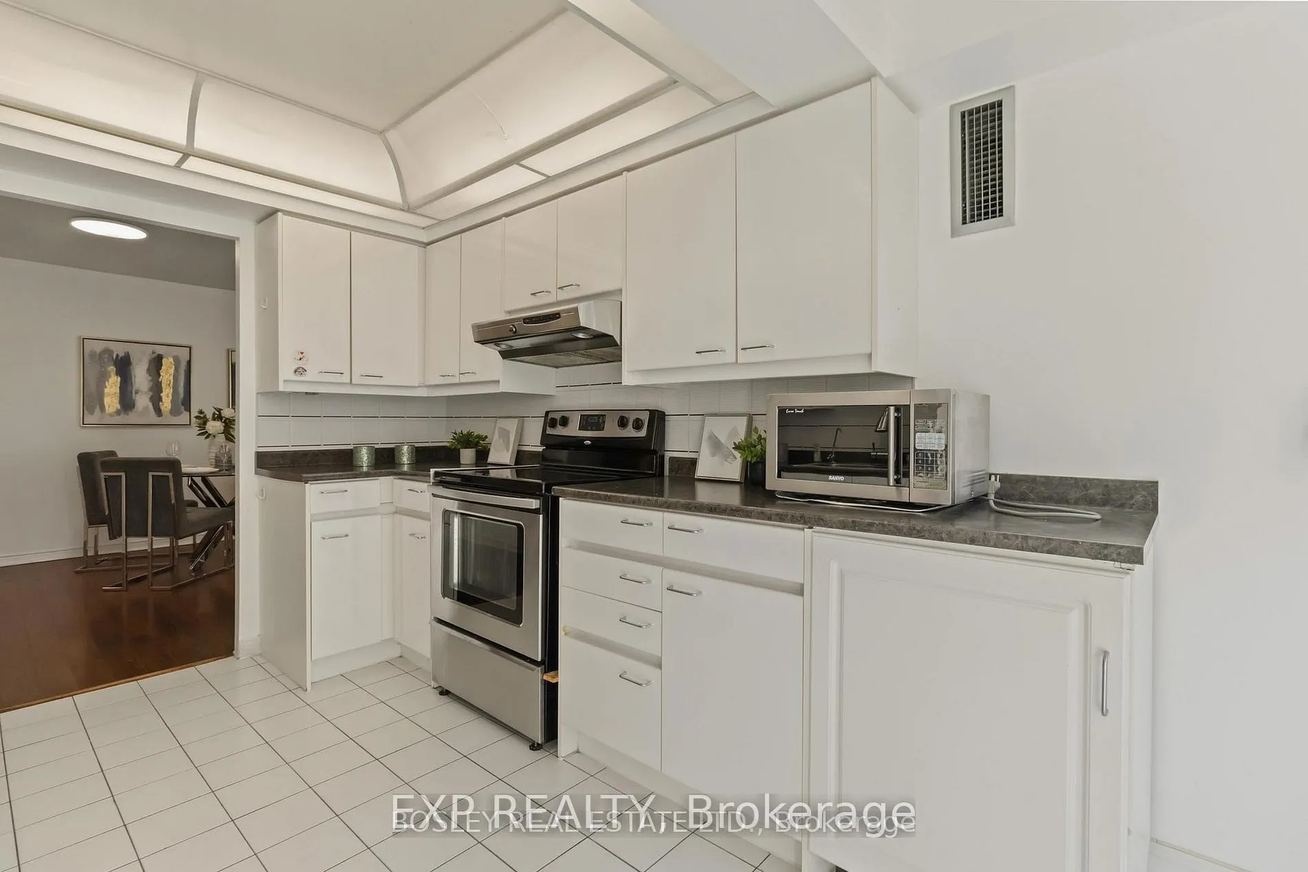 7250 Yonge Street #206