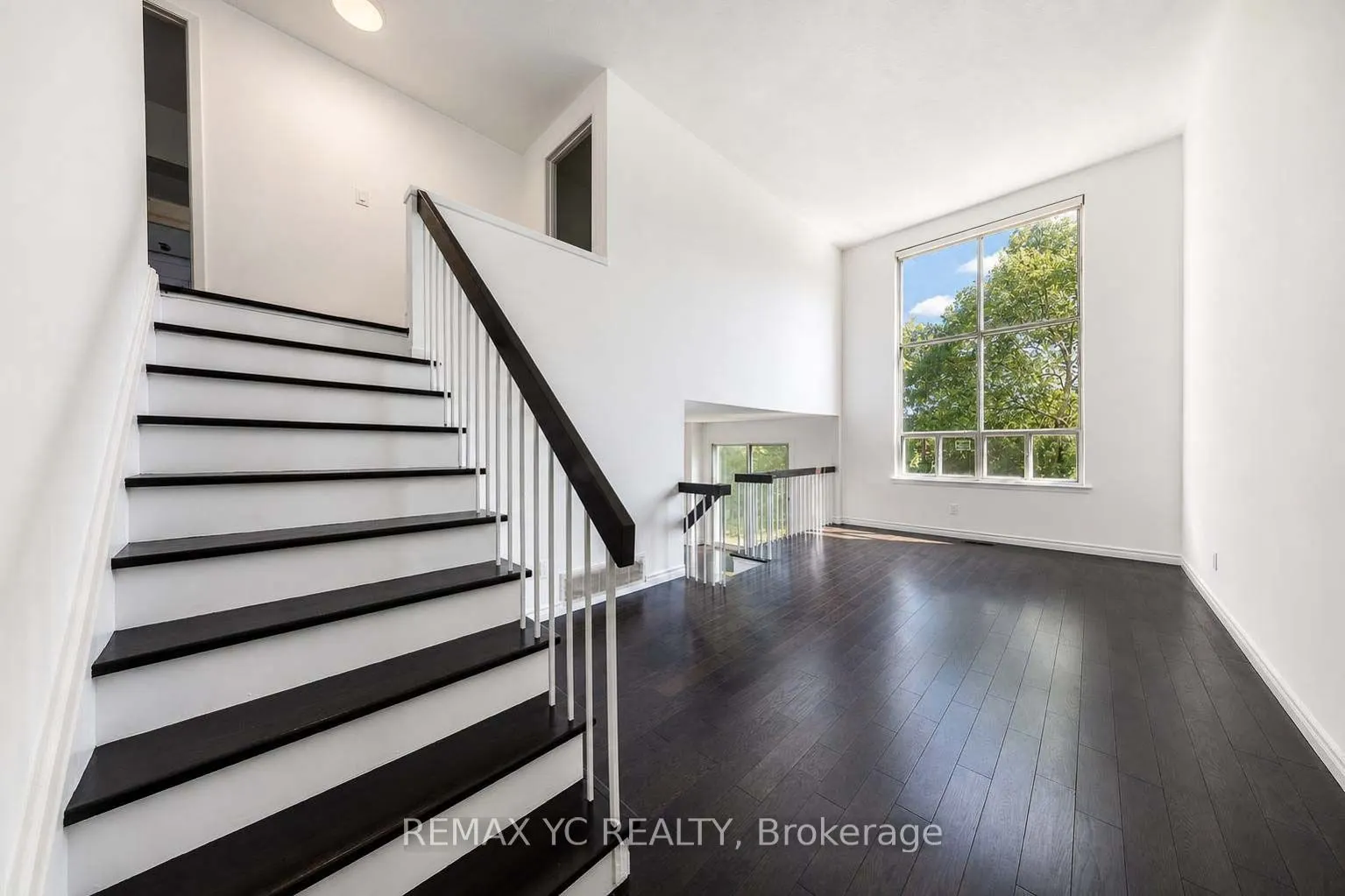 35 Kitsilano Crescent