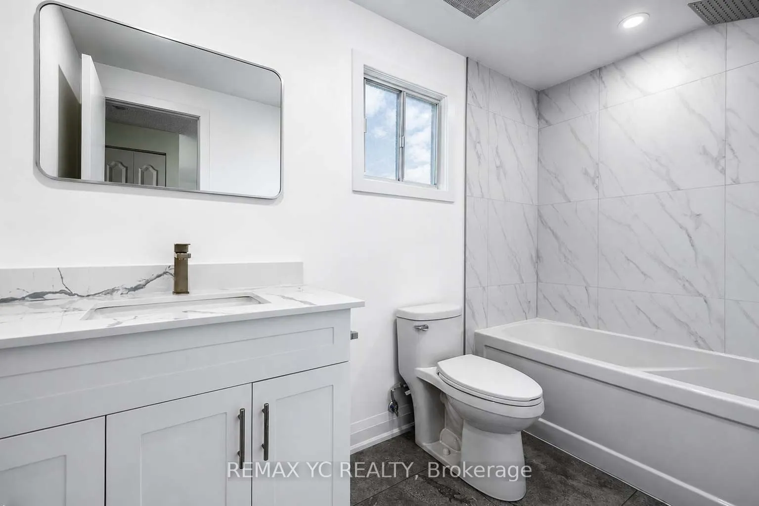 35 Kitsilano Crescent