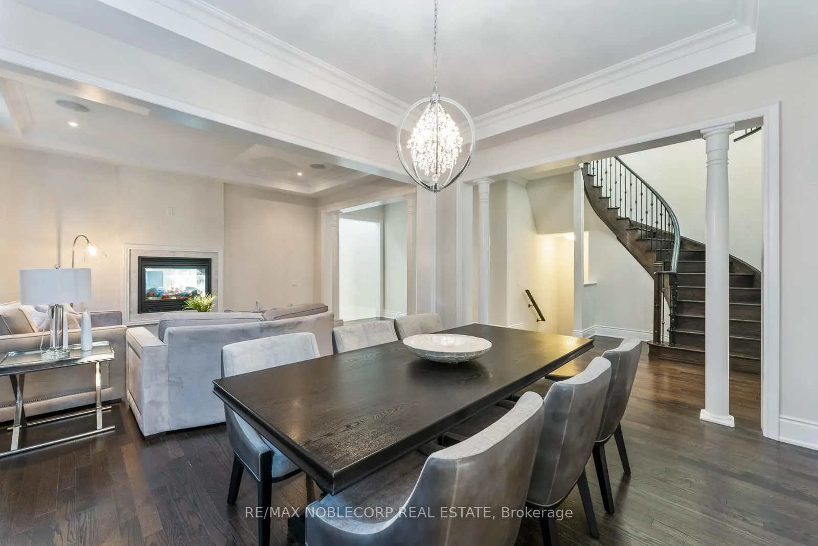 91 Woodgate Pines Drive