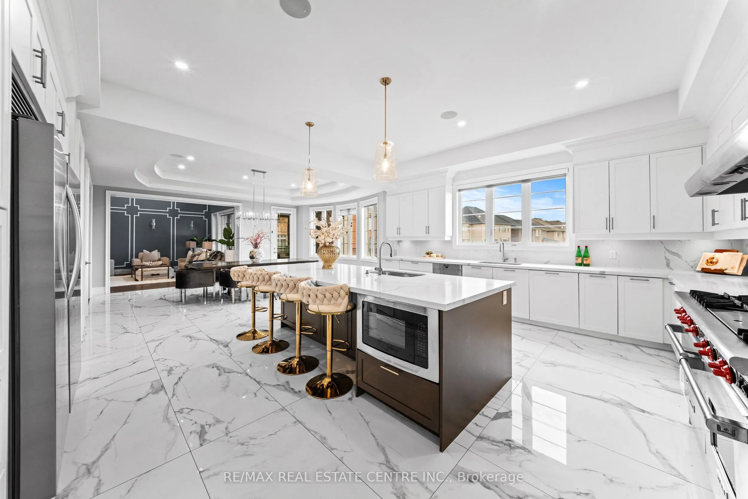 10 Rolling Green Court