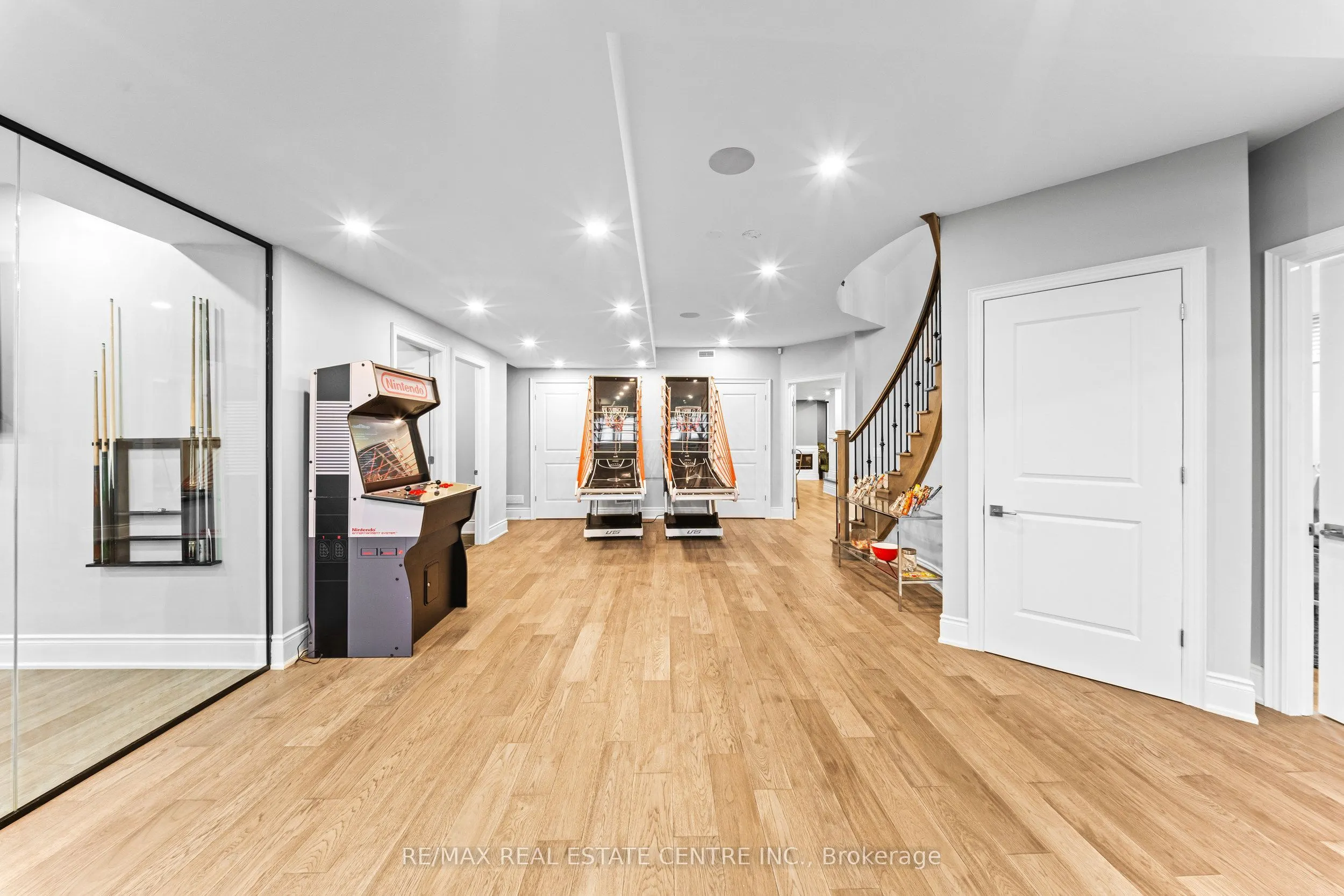 10 Rolling Green Court