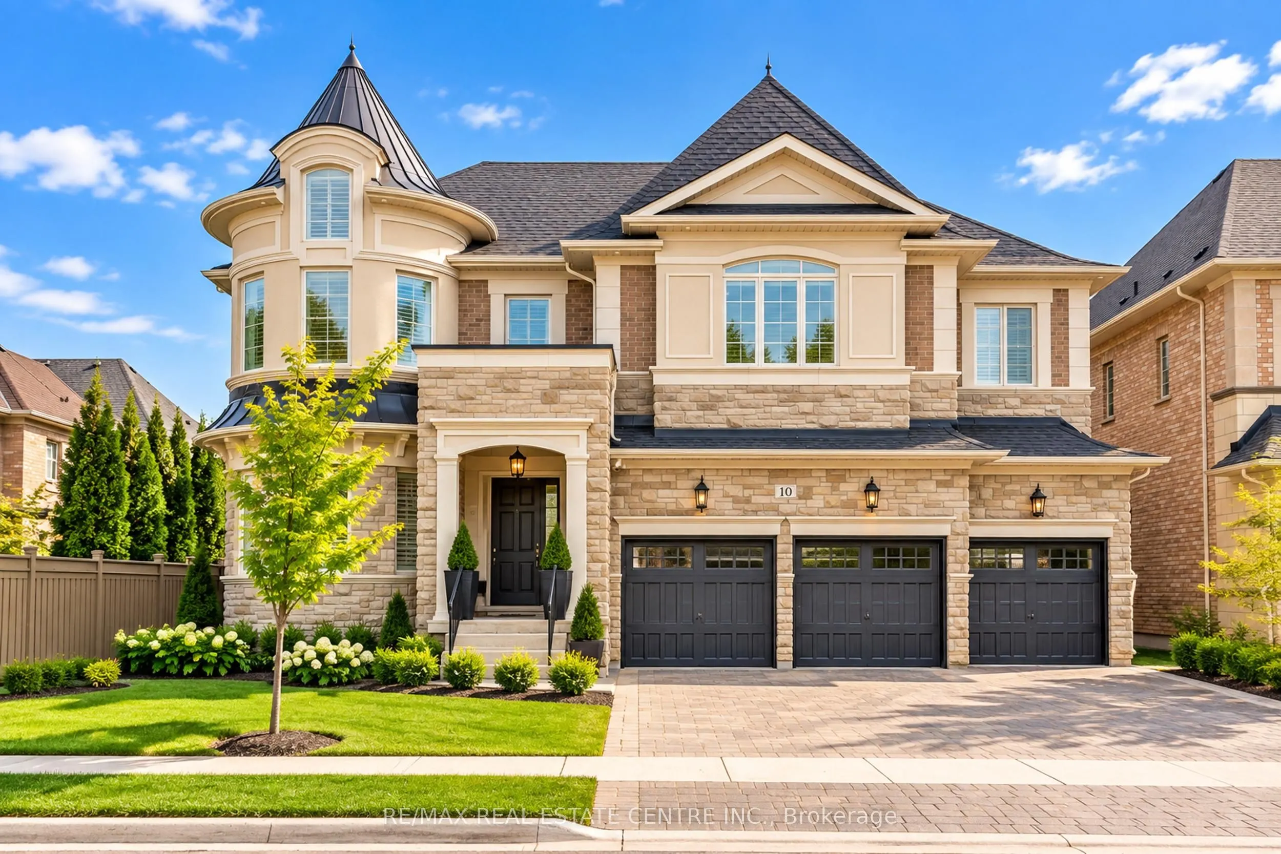 10 Rolling Green Court