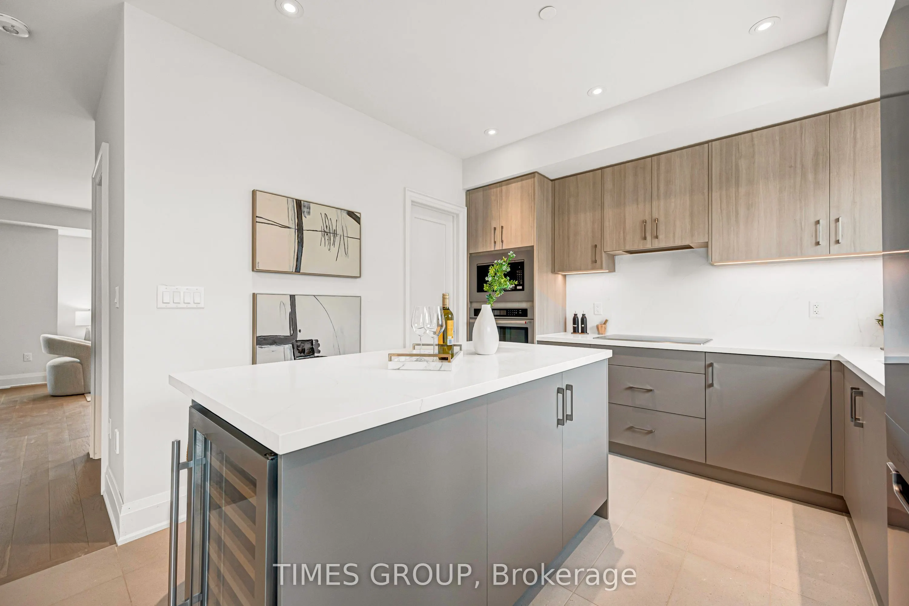 126 Grimsby Lane #04