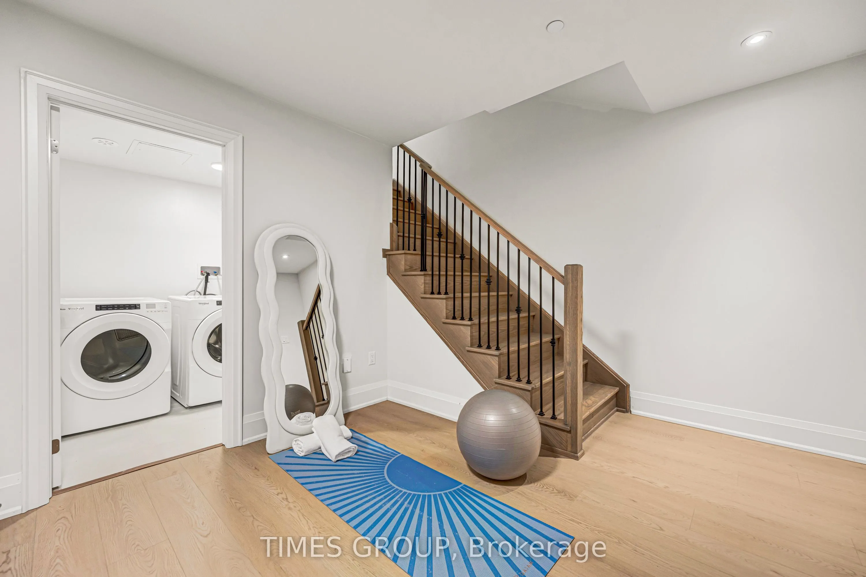 126 Grimsby Lane #04