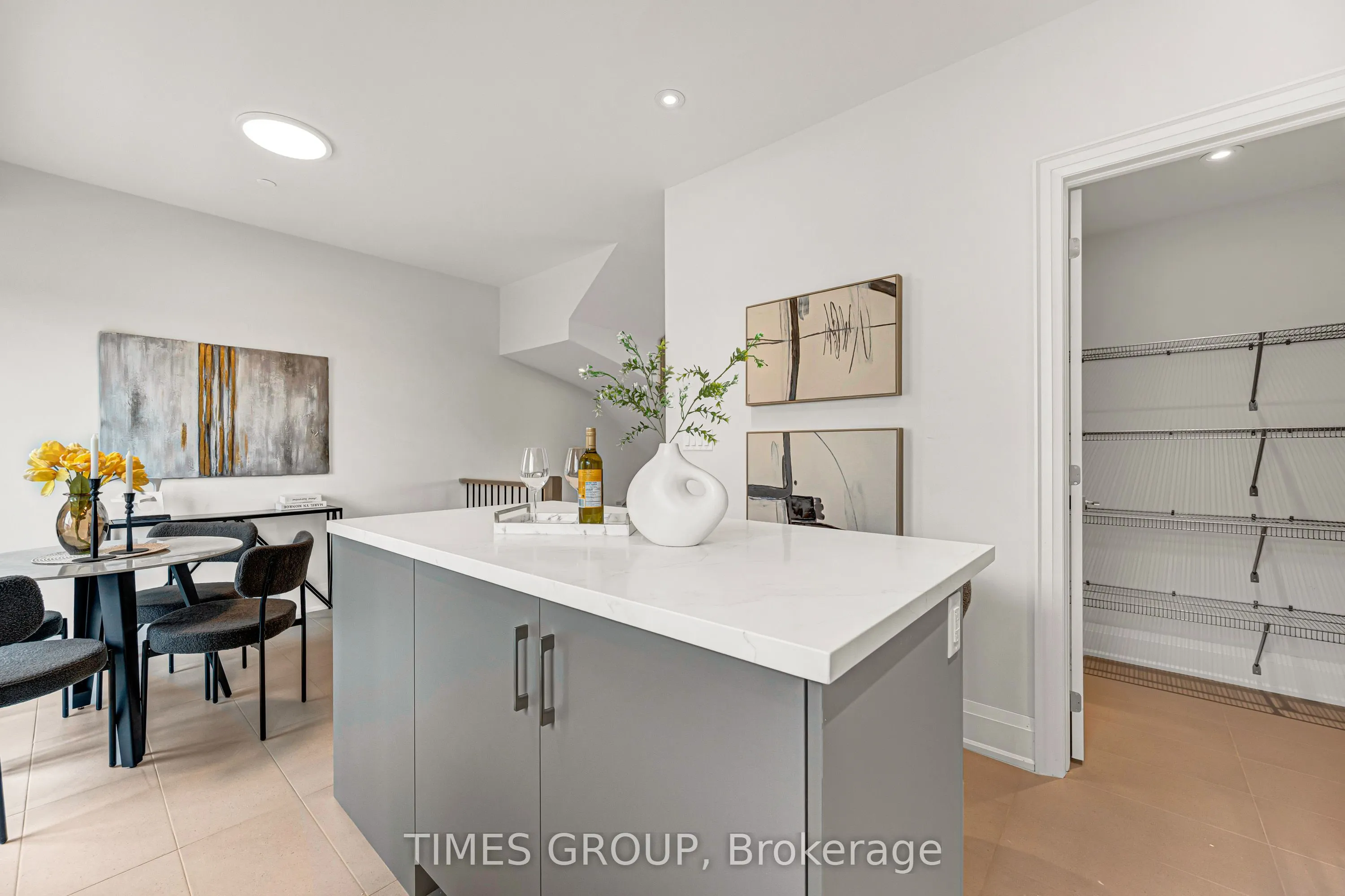 126 Grimsby Lane #04