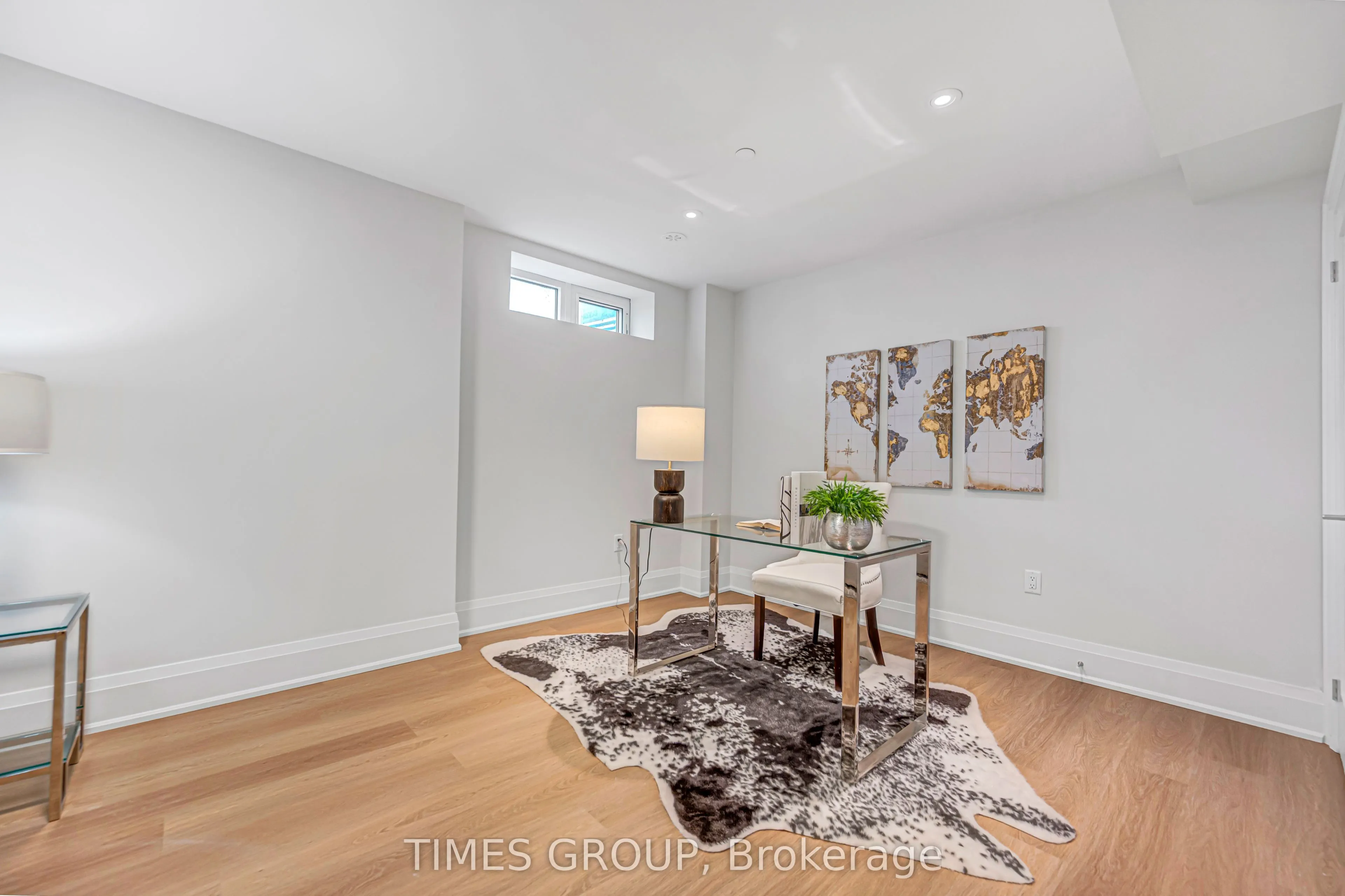 52 Grimsby Lane #33