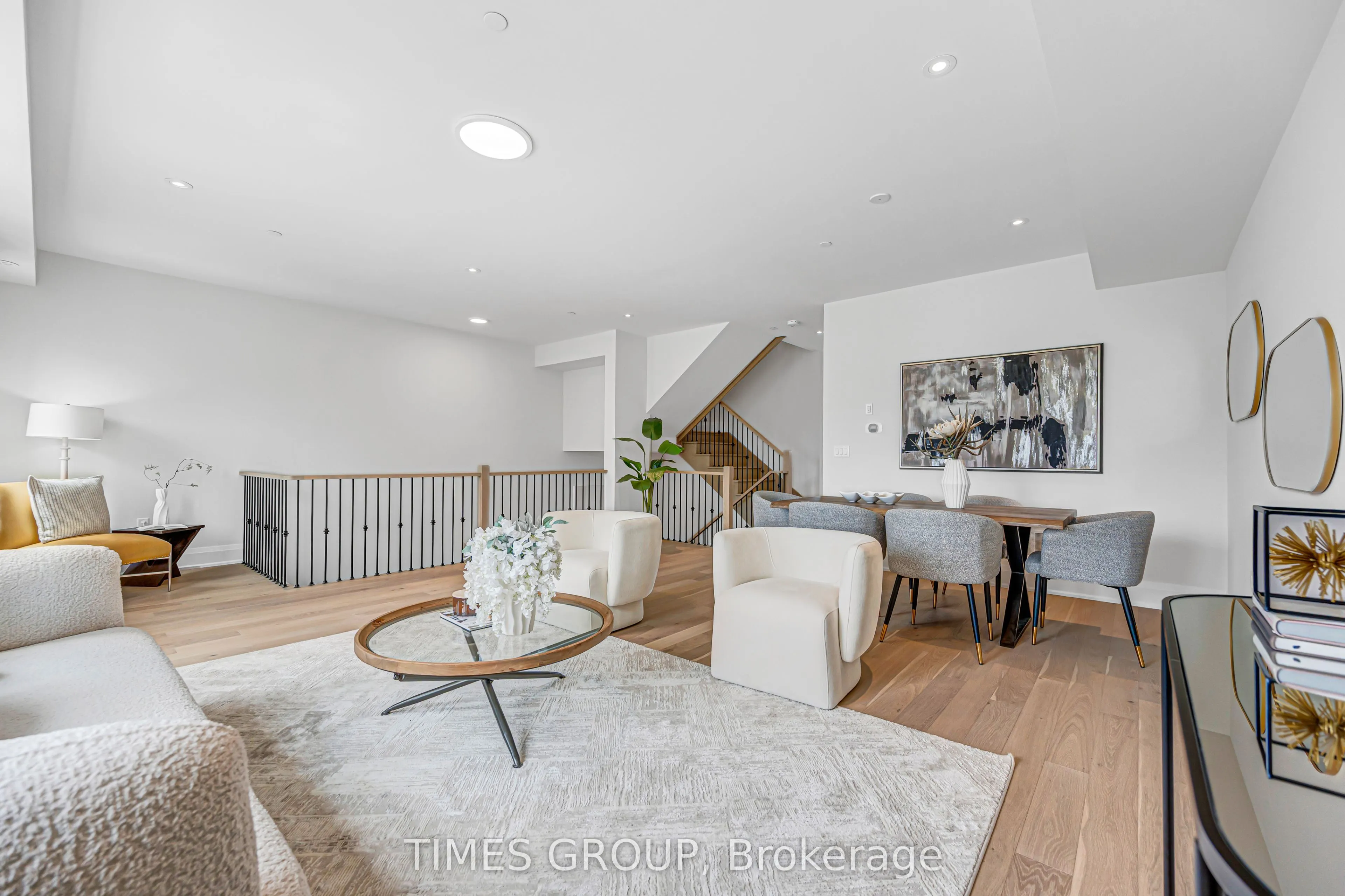 52 Grimsby Lane #33