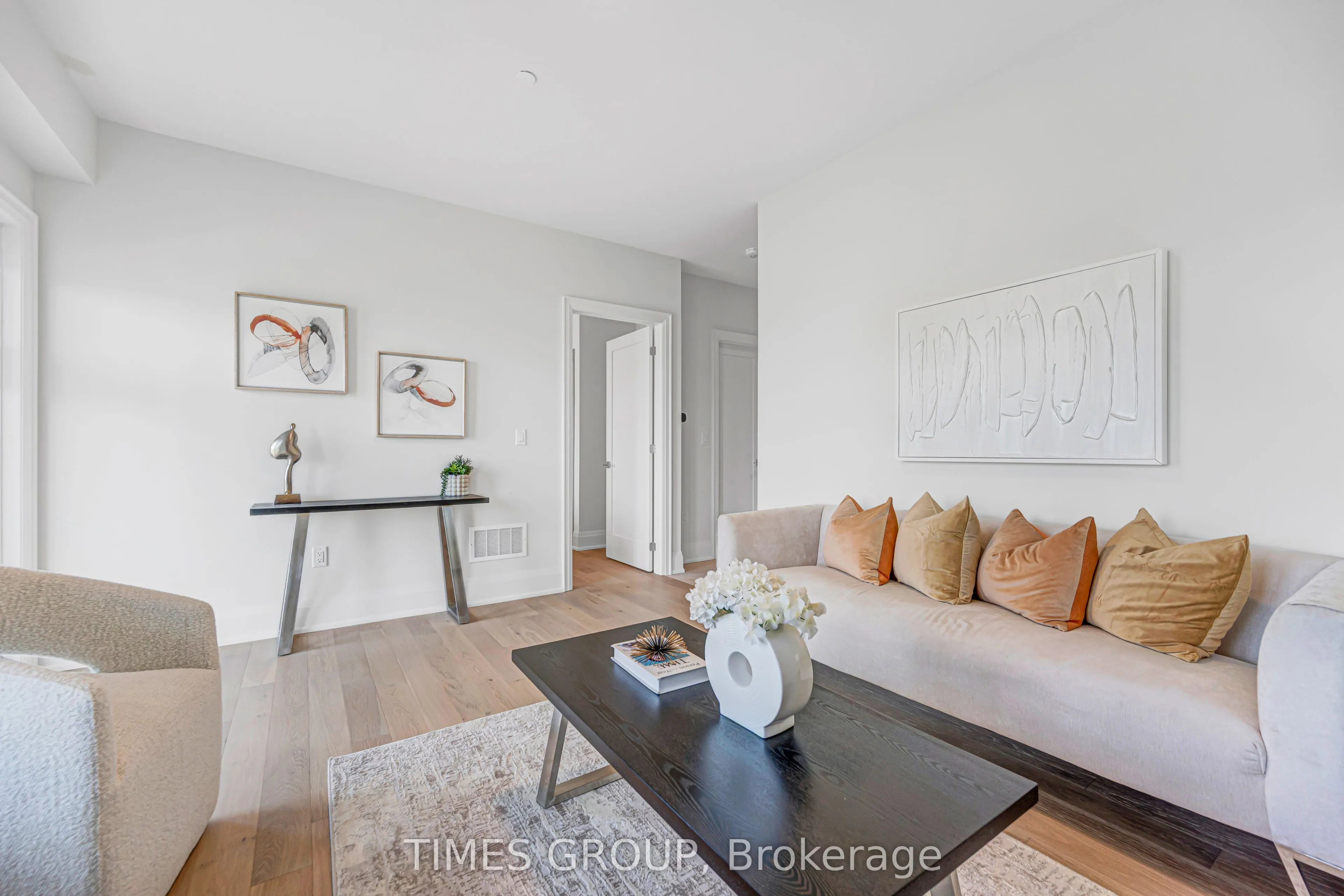 52 Grimsby Lane #33