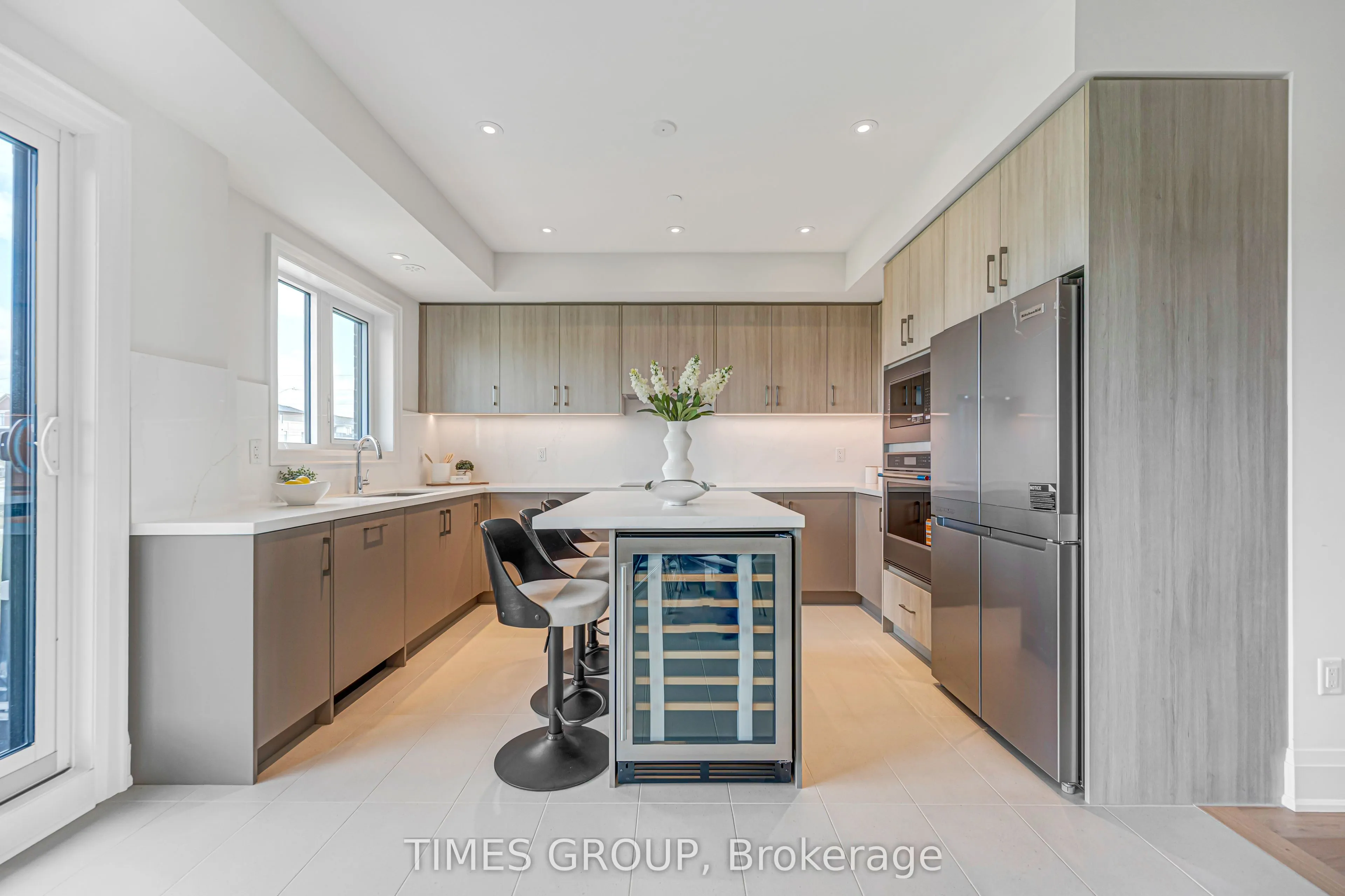 52 Grimsby Lane #33