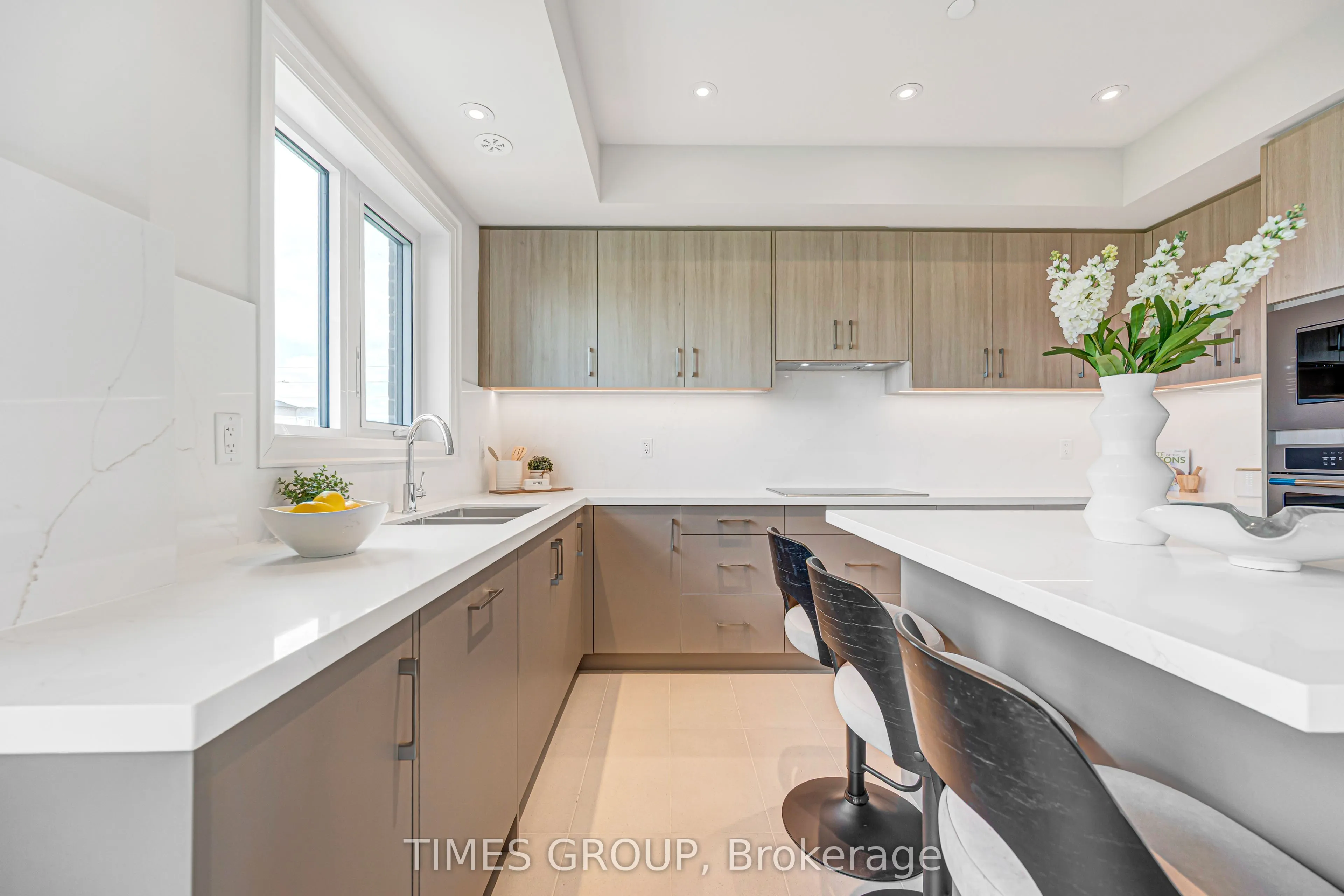 52 Grimsby Lane #33