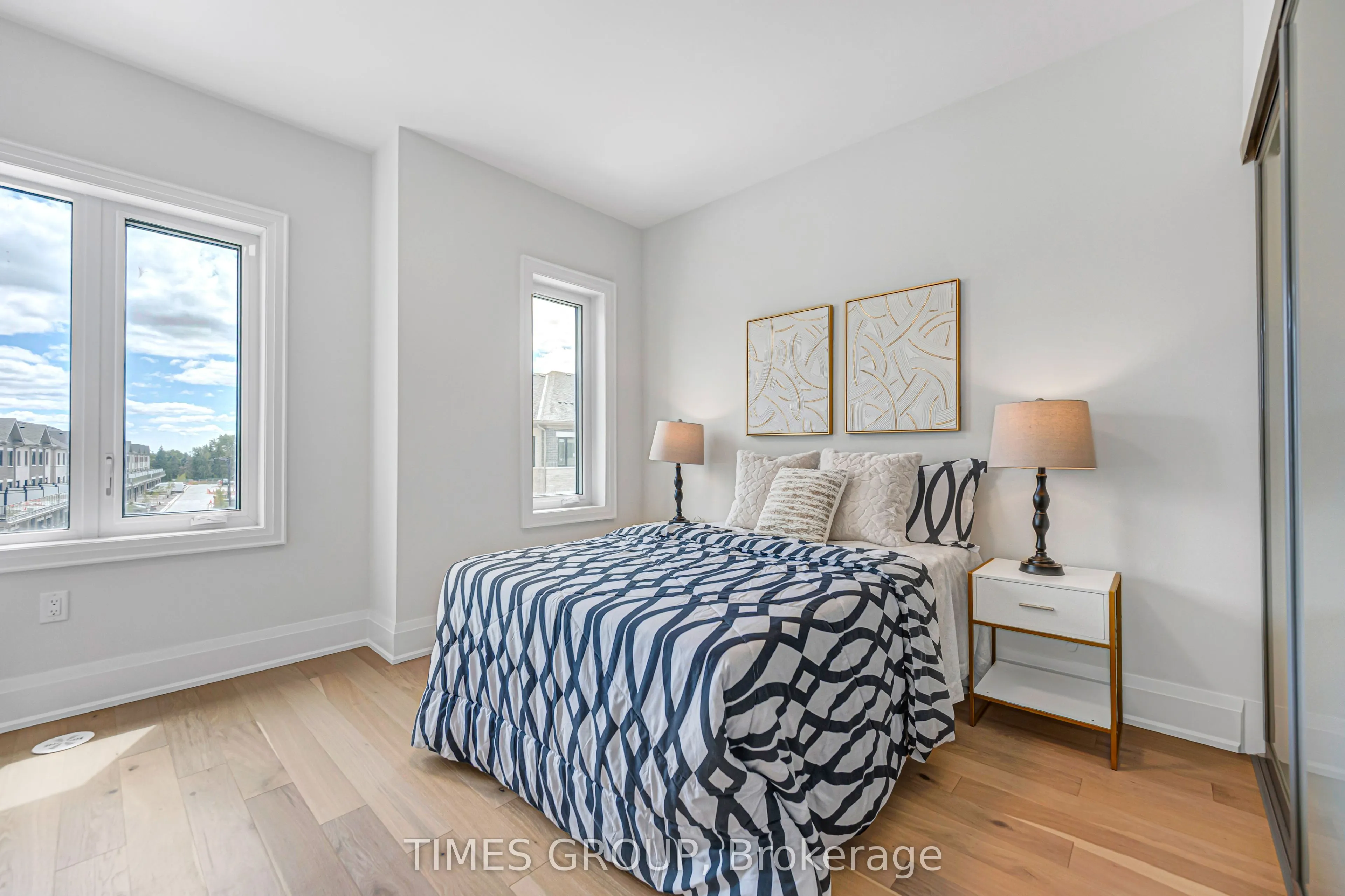 52 Grimsby Lane #33