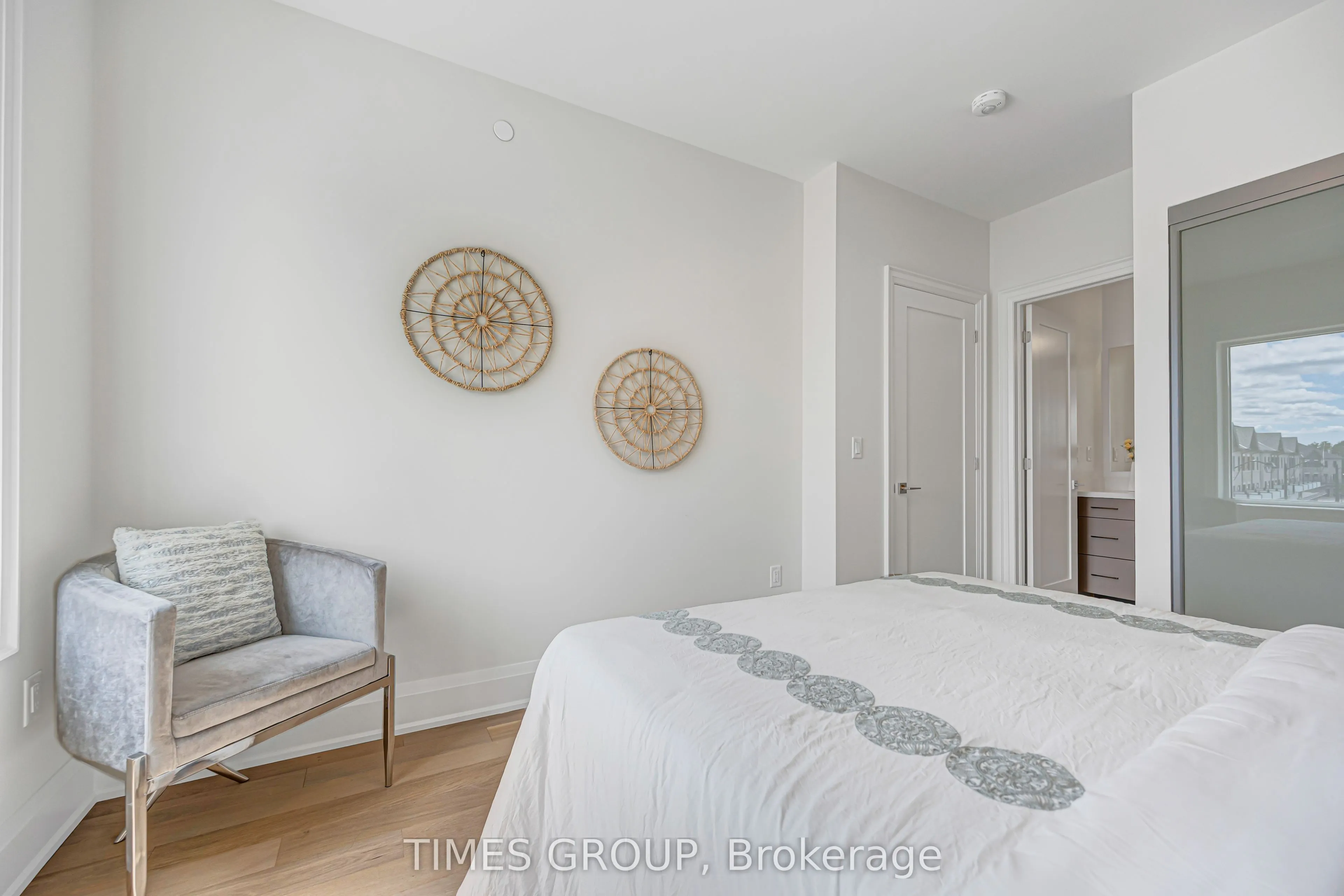 52 Grimsby Lane #33